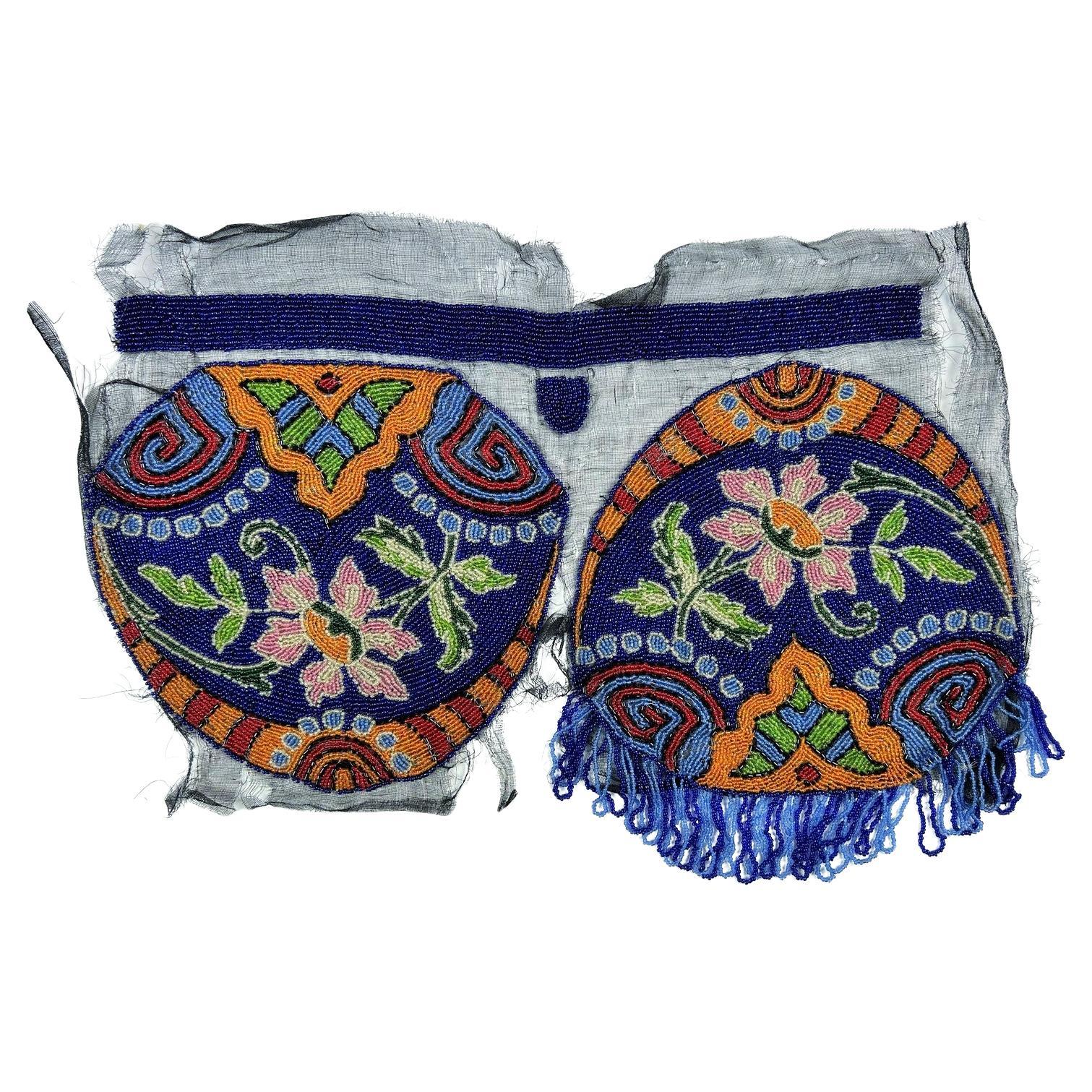 An Embroidered Glass Beaded Purse - Art Deco - French Circa 1925 For Sale
