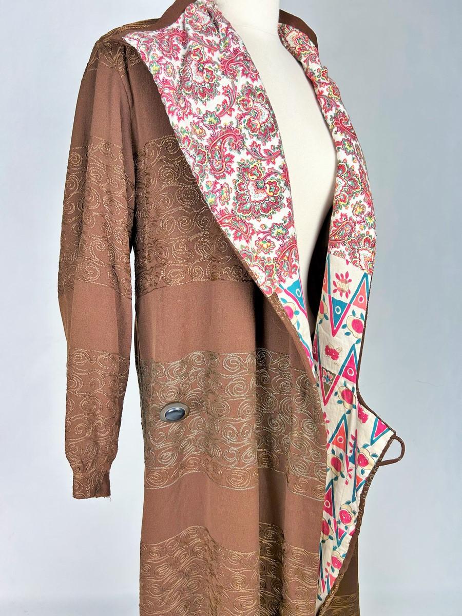 Un abrigo de lana bordada, forro estampado de Atelier Martine - Francia C. 1920 en venta 5