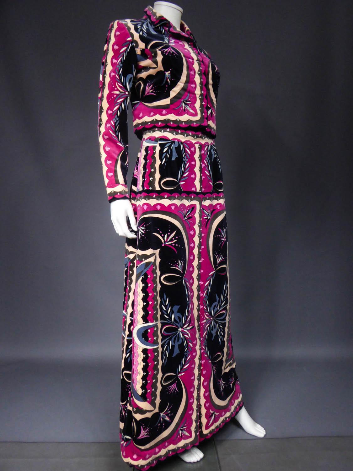 Emilio Pucci Bedruckte Jacke und Rock aus Samt, CIRCA 1970 im Angebot 10