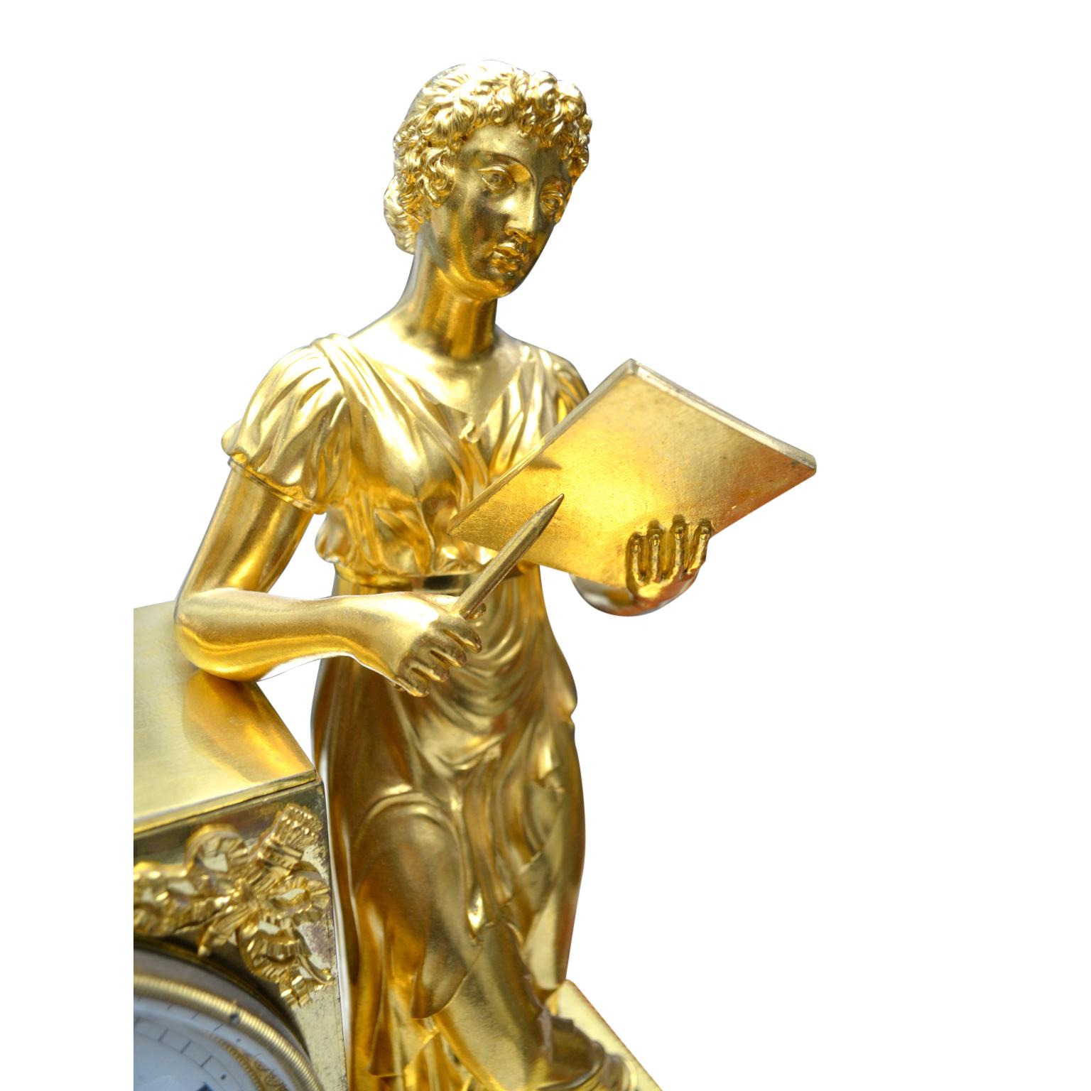  Allegorische Uhr aus vergoldeter Bronze des französischen Kaiserreichs, die die astronomischen Wissenschaften darstellt im Angebot 4