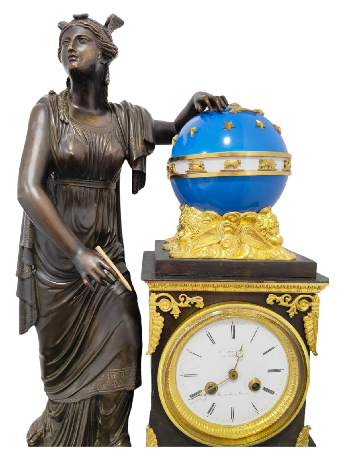 Empire Mantel Clock by H.Robert-Horloger De La Reine, Paris, circa 1820 For Sale 3
