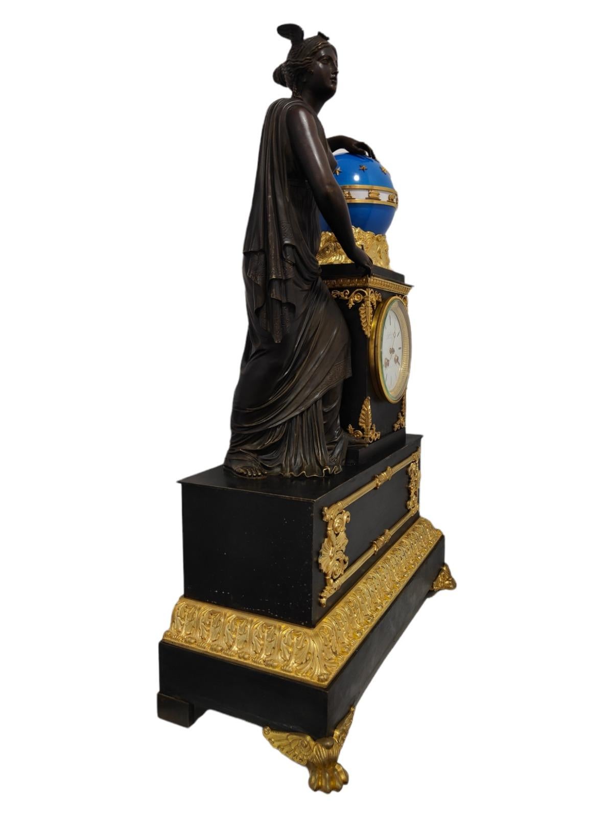 Hand-Crafted Empire Mantel Clock by H.Robert-Horloger De La Reine, Paris, circa 1820 For Sale