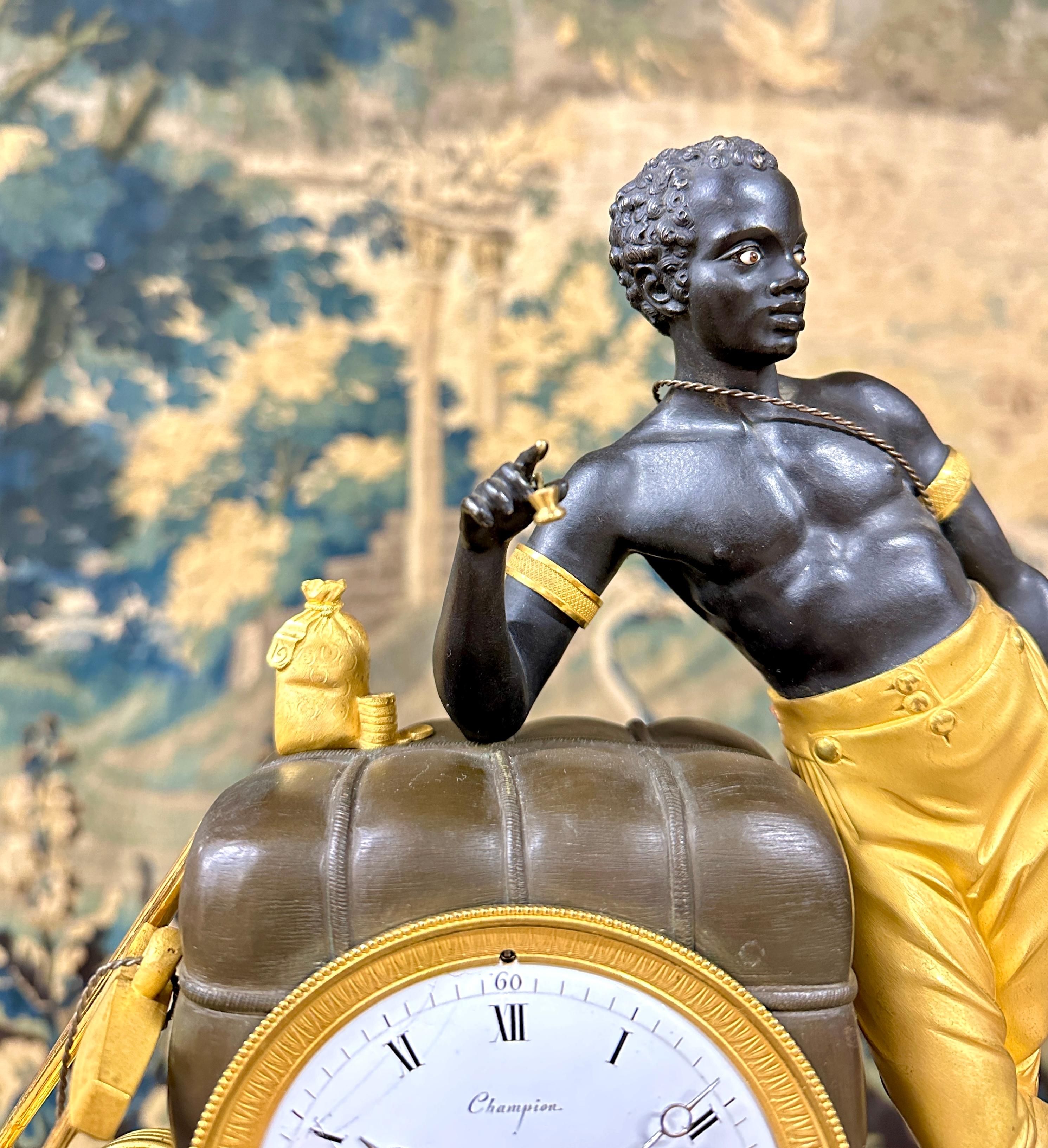 XIXe siècle Horloge Empire en bronze doré et patiné d'après un dessin de DeVerberie en vente