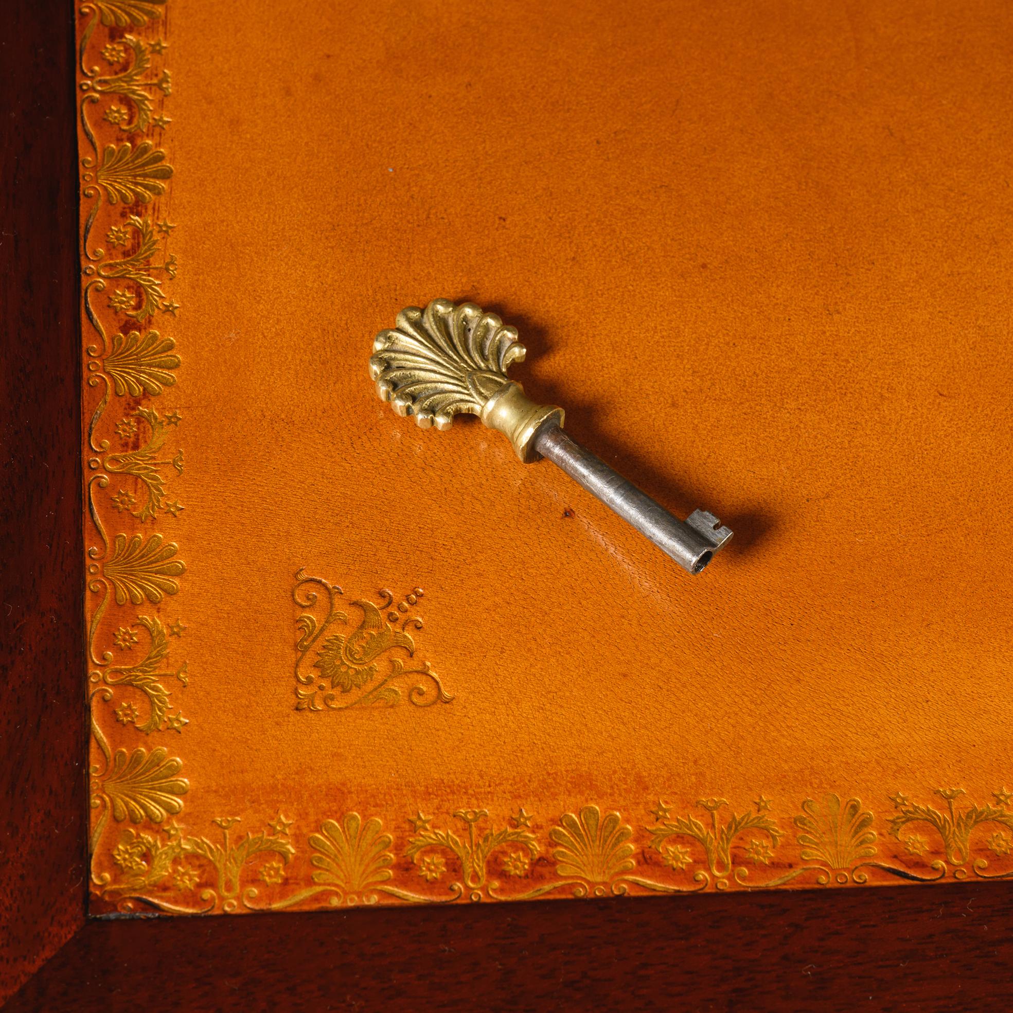 Scrivania con piedistallo in mogano stile Impero, di Kahn, Paris in vendita 4