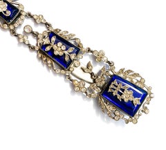 Großer Chatelaine-Clip aus emailliertem Glas, Klarpaste und Silber, Frankreich, 1800er Jahre.