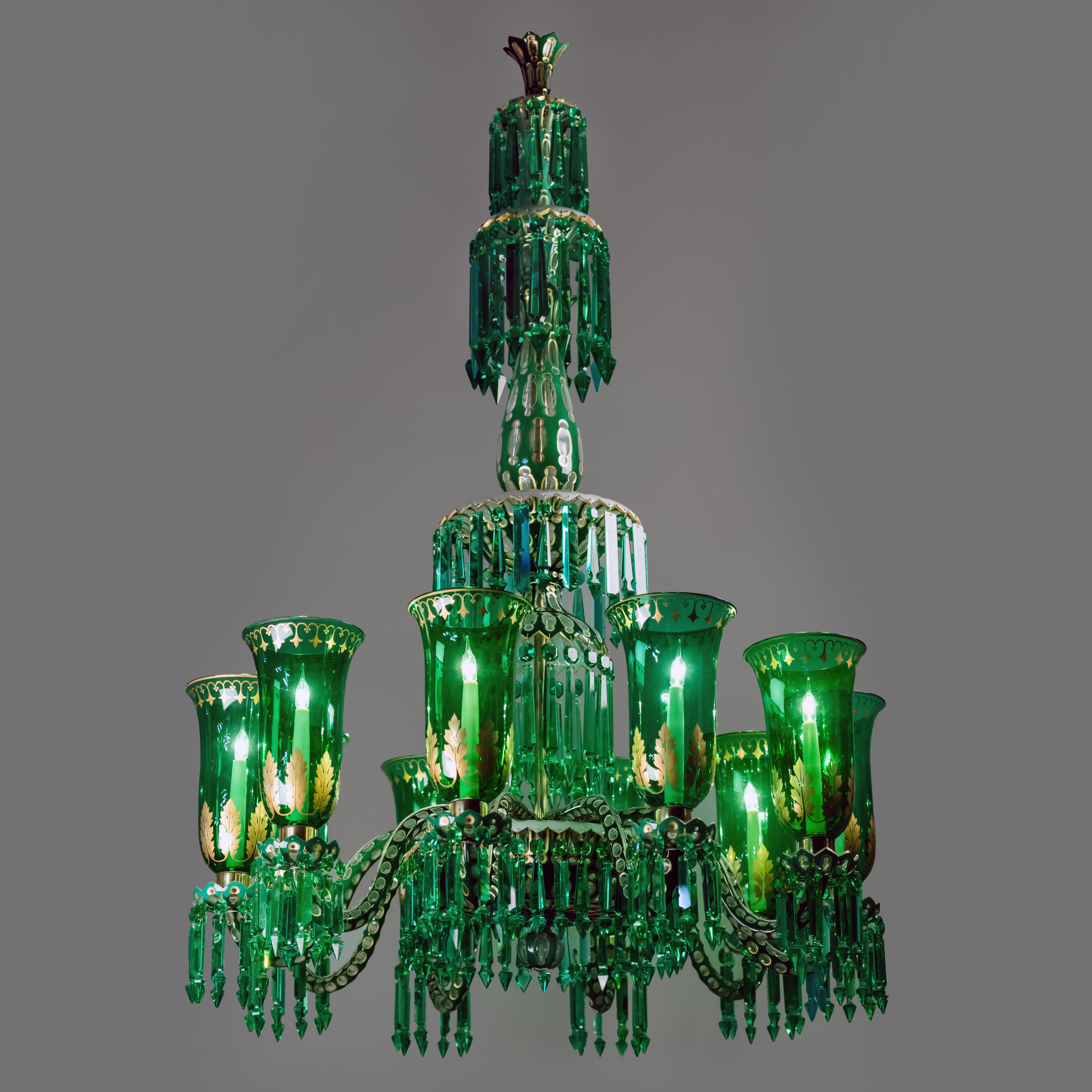Enameled Overlay Ten-Light Emerald Green Chandelier by F. & C In Good Condition In Brighton, West Sussex