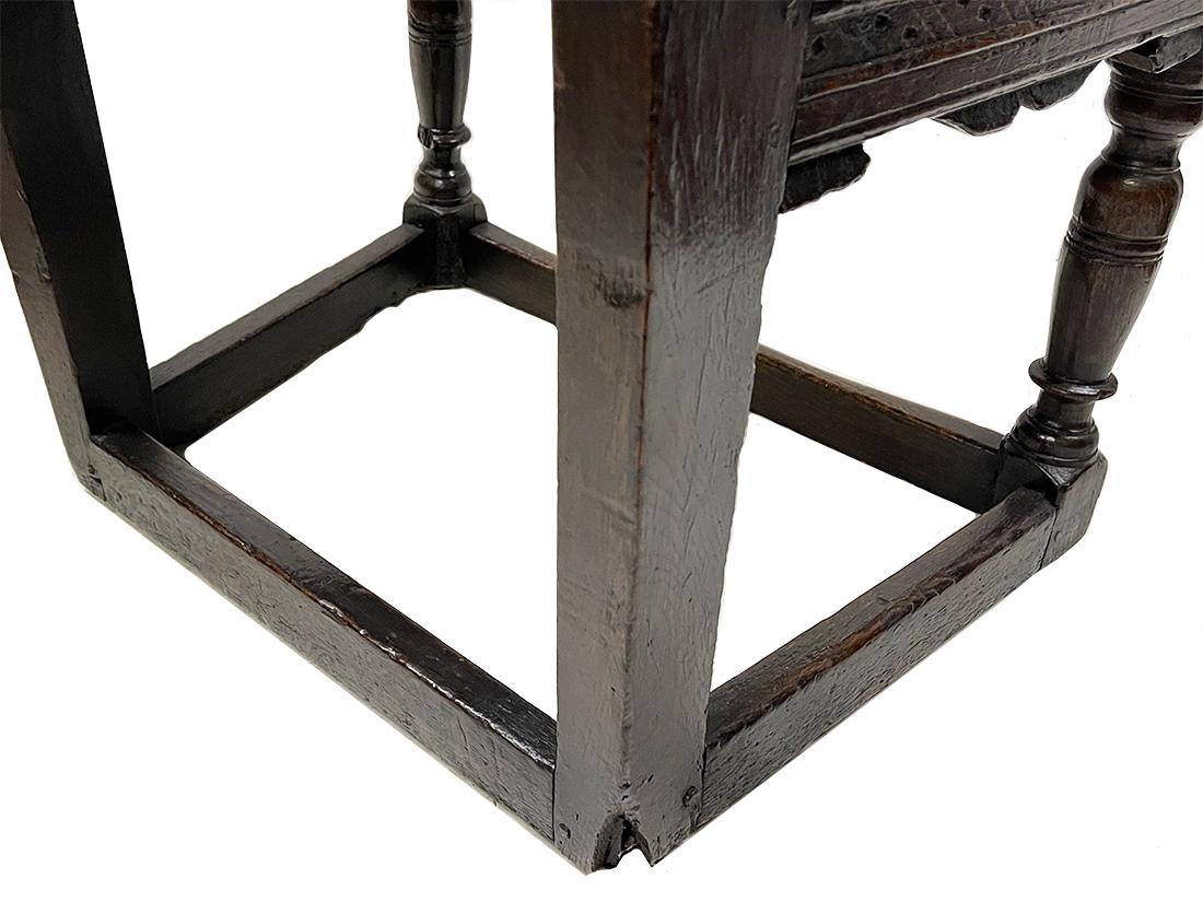English 17th Century Oak Wainscot Armchair For Sale 1