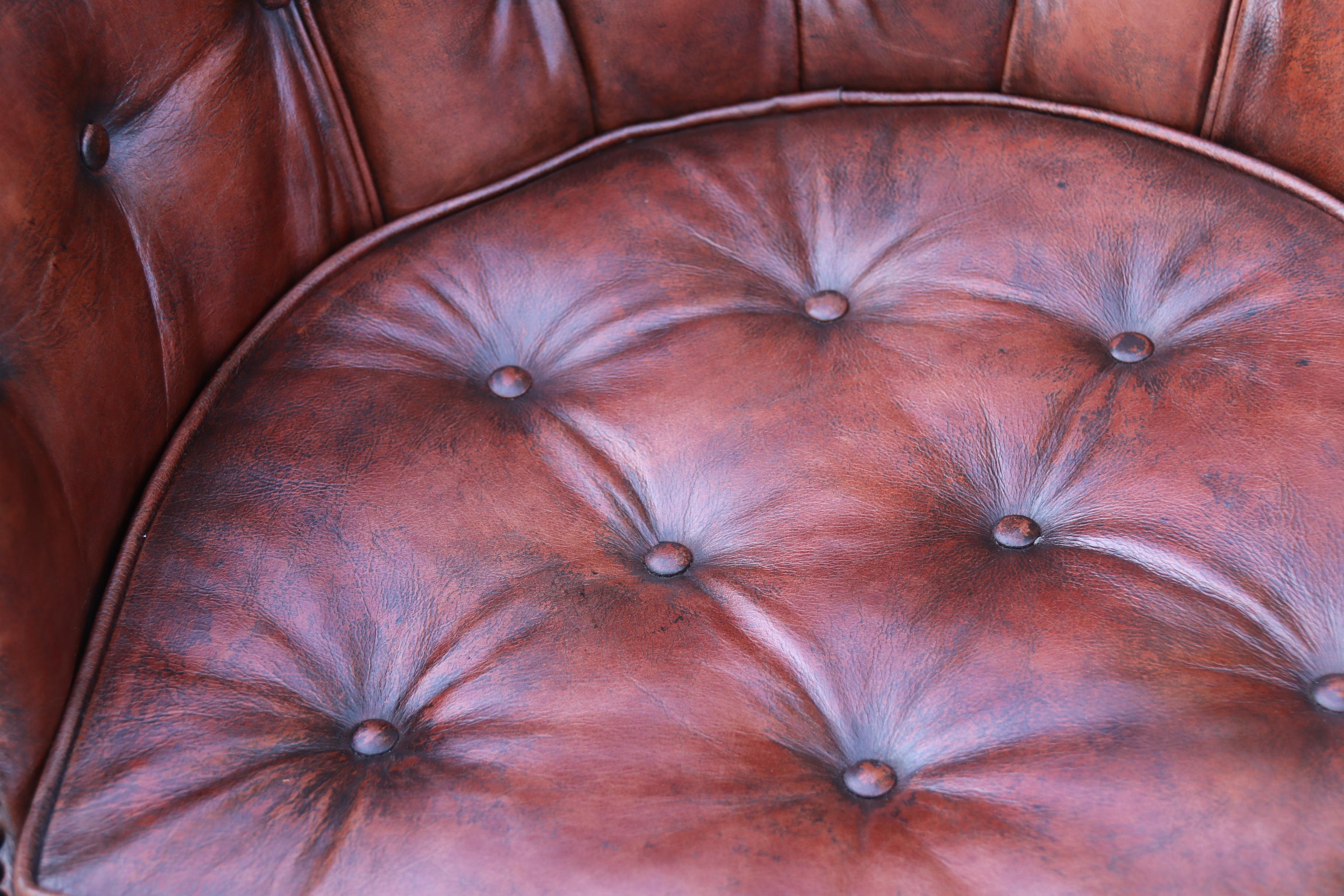 English 18th century leather armchair circa 1790 For Sale 9
