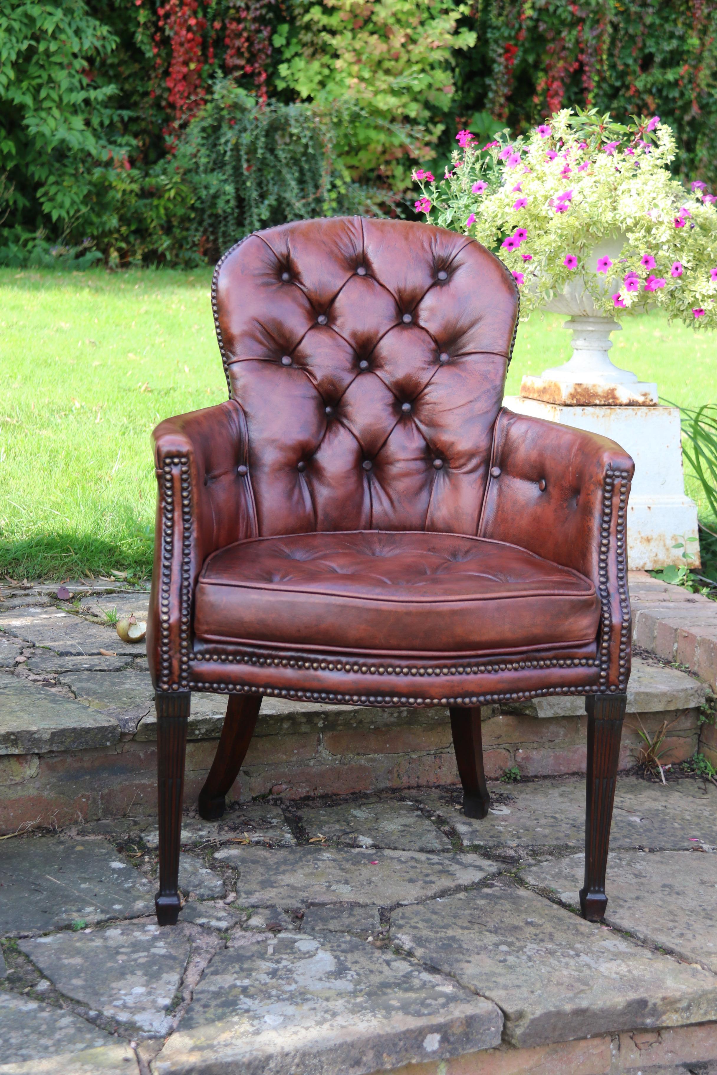 Sheraton English 18th century leather armchair circa 1790 For Sale
