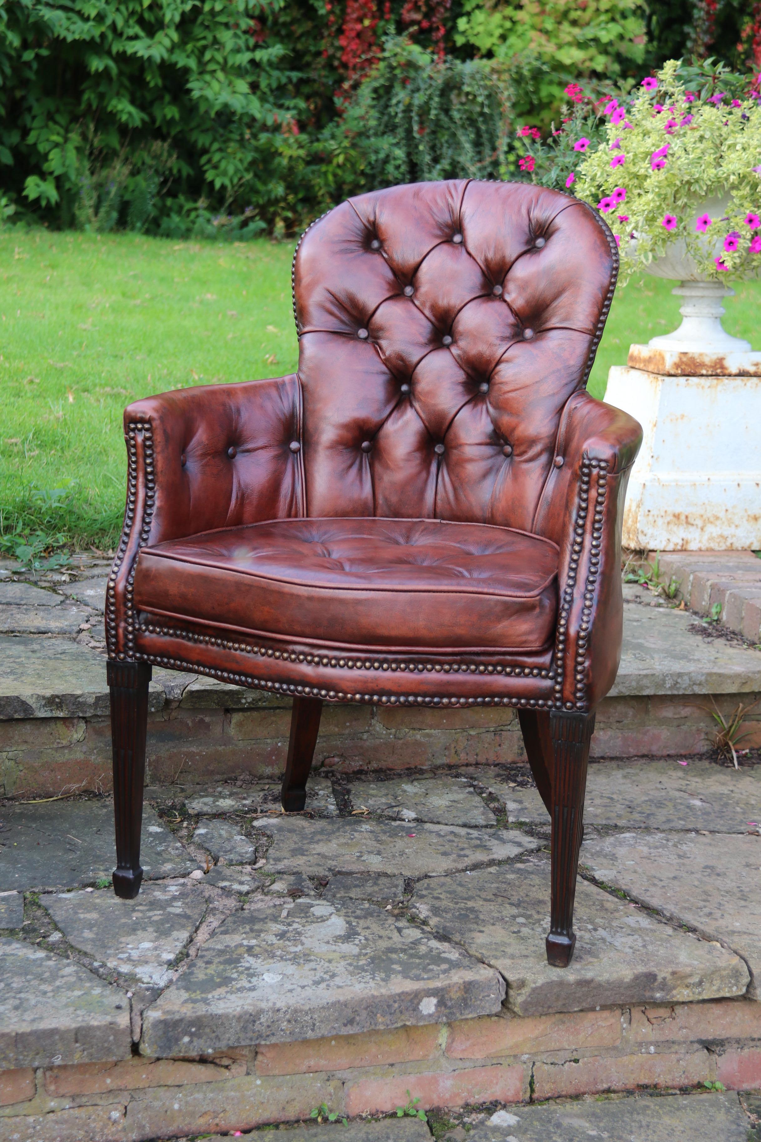 English 18th century leather armchair circa 1790 For Sale 2