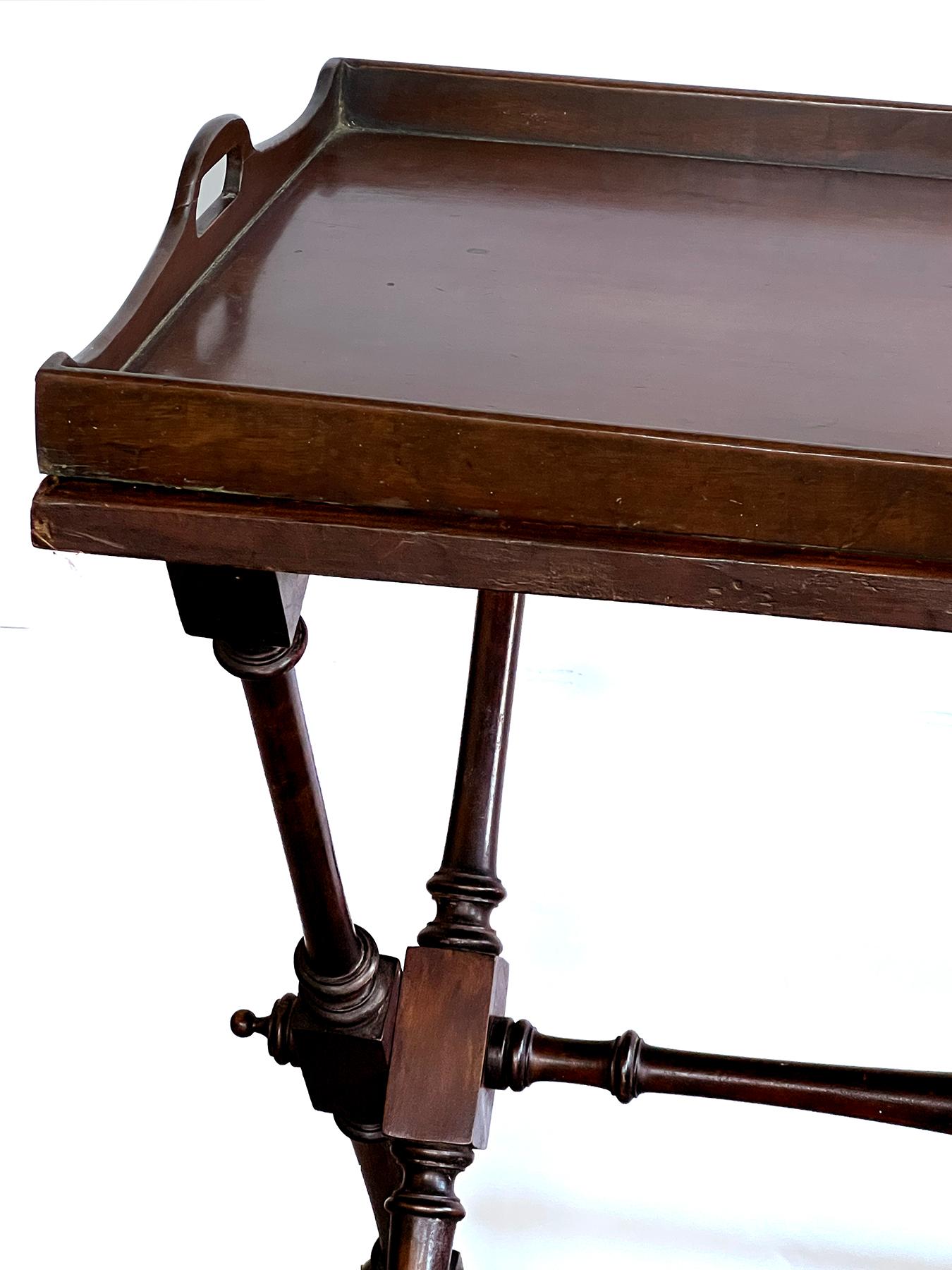 Carved An English 19th Century Mahogany Butler's Tray on a Turned Stand