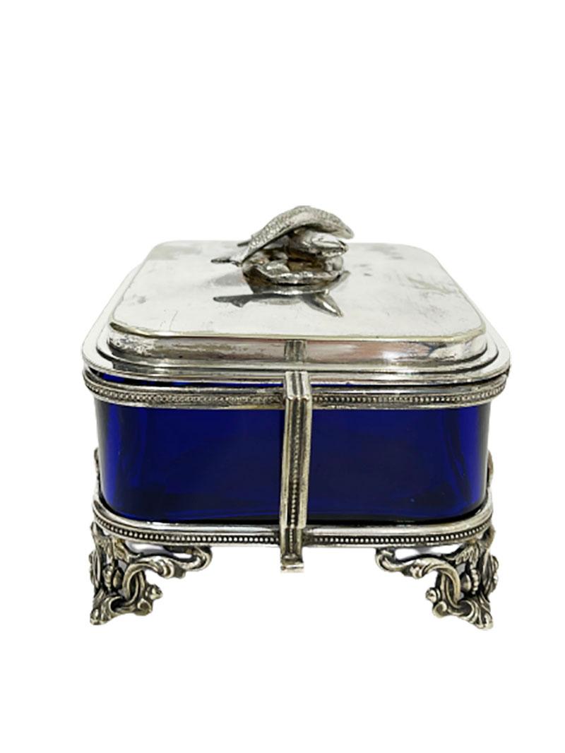 English 19th Century silver plate box with fish on top and blue glass, 1866 In Good Condition For Sale In Delft, NL
