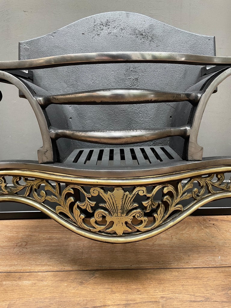 An English Antique Brass And Wrought Iron Fire Grate For Sale at 1stDibs