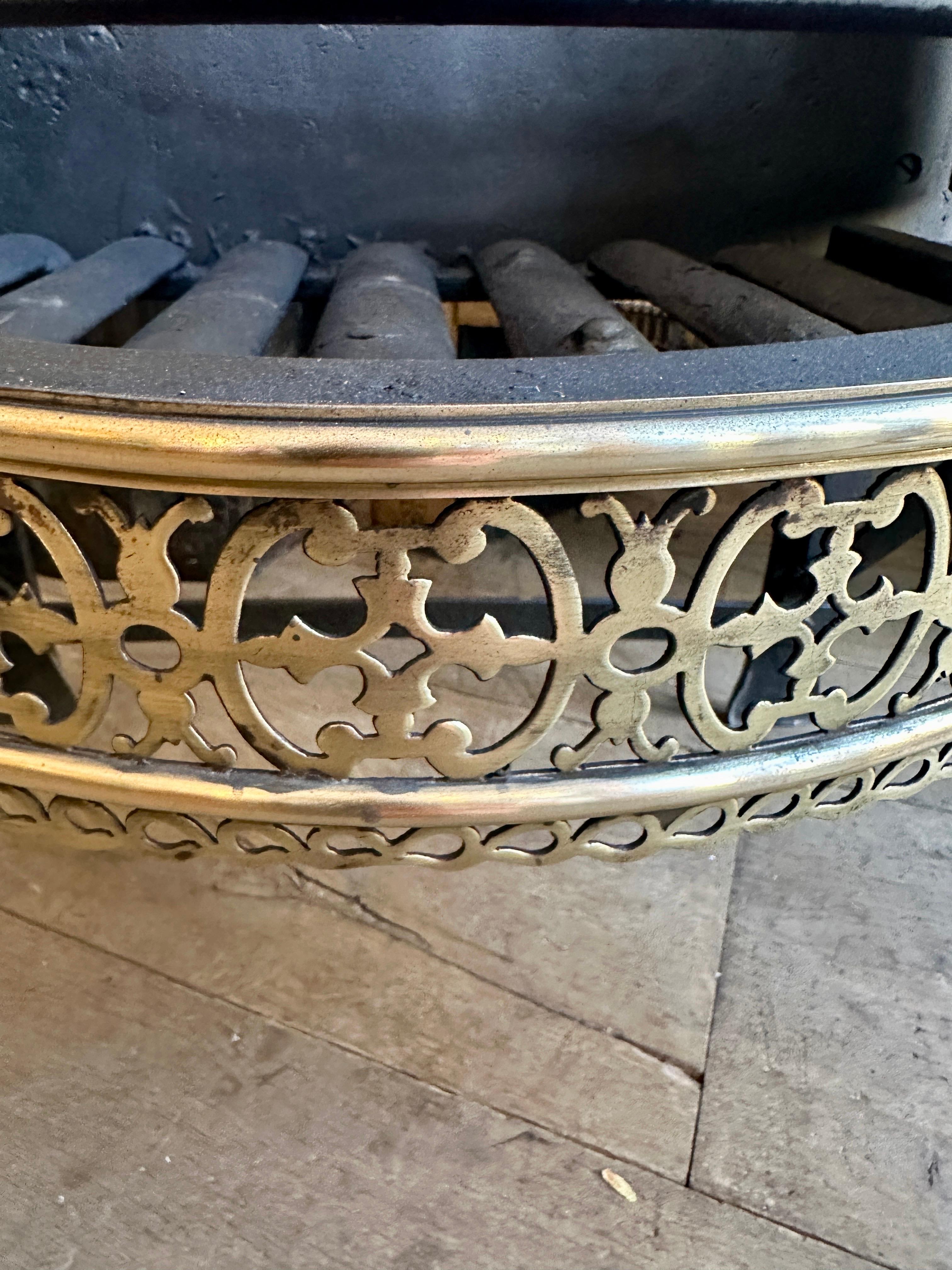 Late 19th Century An English Antique Steel and Brass 19th Century Fire Grate For Sale