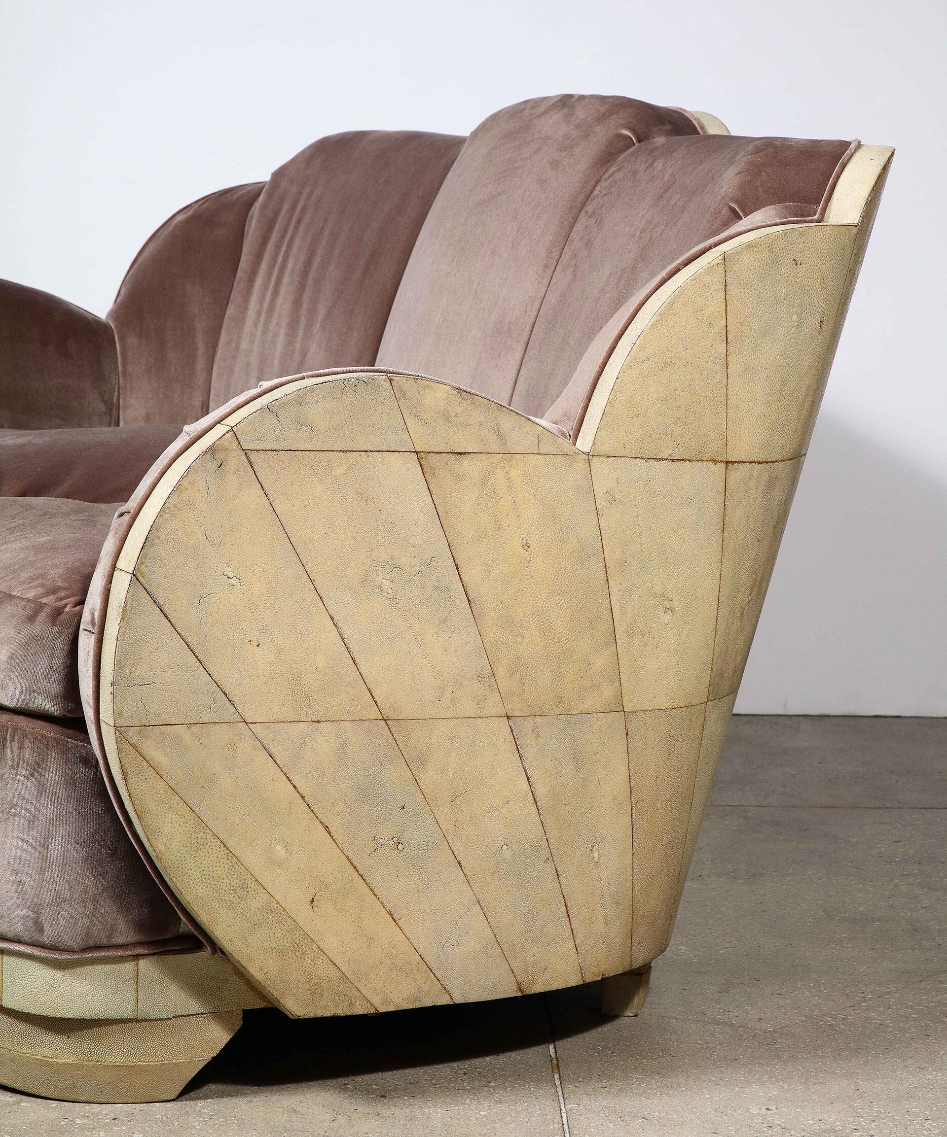 Zigrino Un divano inglese Art Deco 
