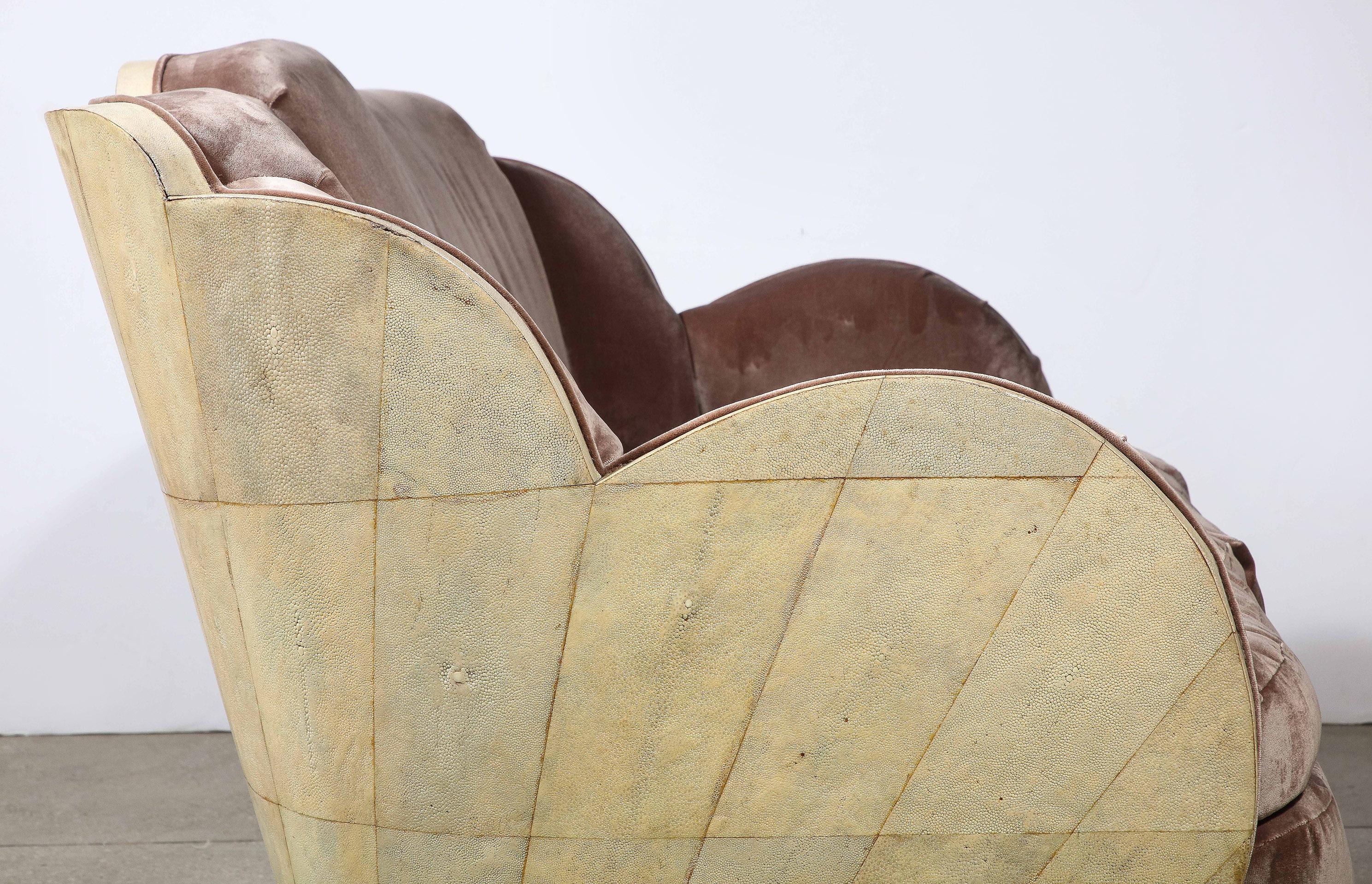 Un divano inglese Art Deco 