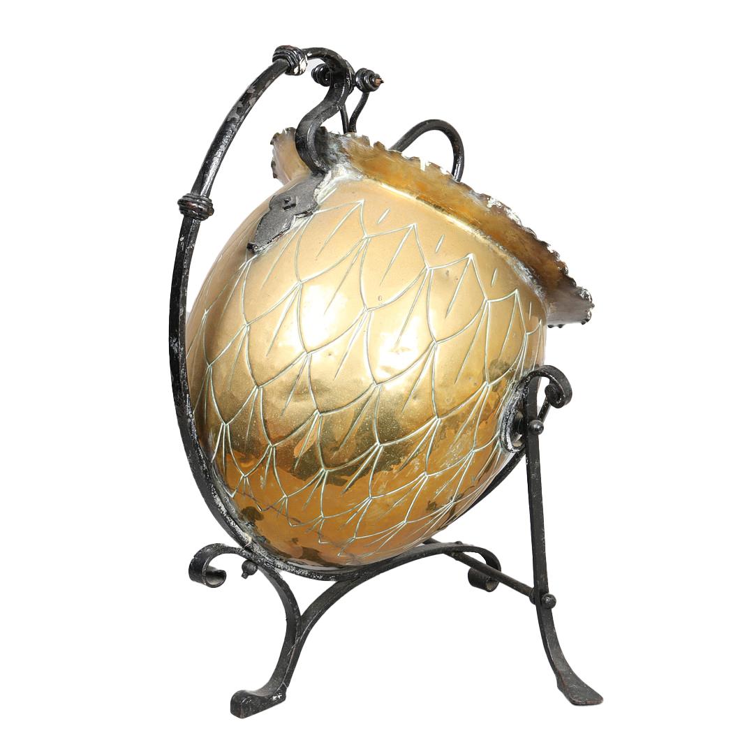 An English Arts & Crafts Coal Scuttle In Good Condition For Sale In New York, NY