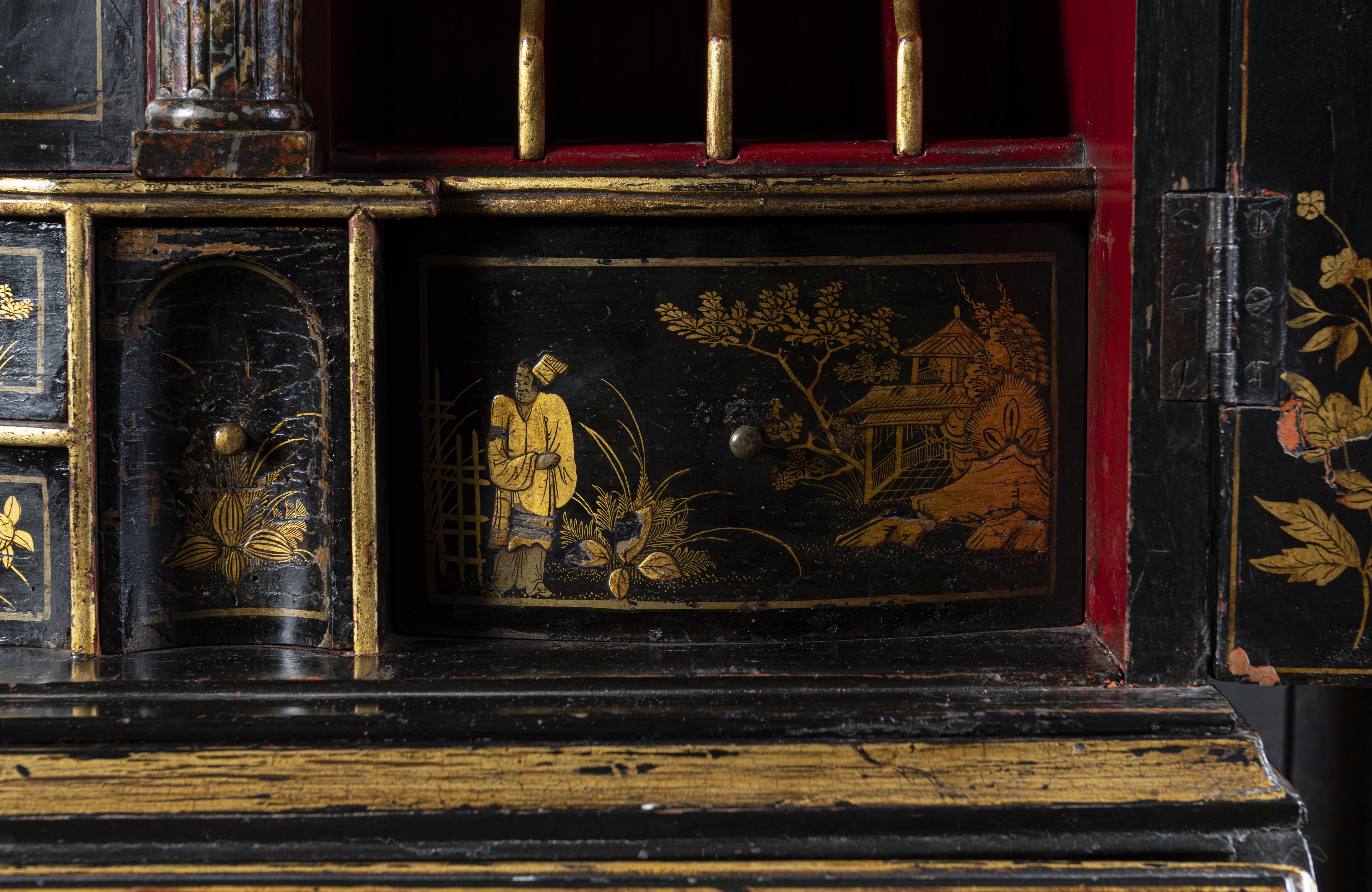 Ein englischer, schwarz lackierter Chinoiserie-Bureau-Schrank, 18. im Angebot 1