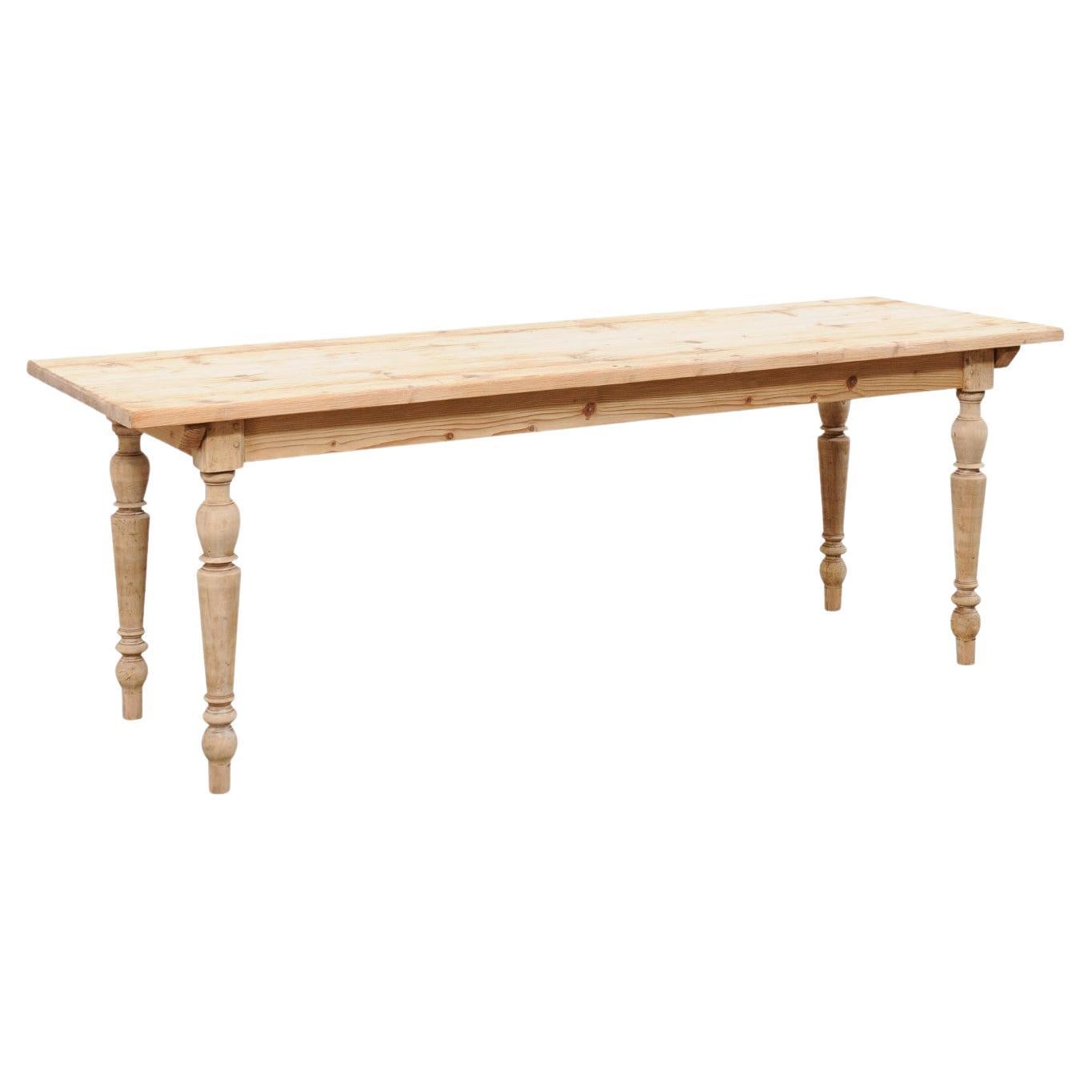 Italian Early 18th Century Bleached Oak Rustic Dining Table with Lovely