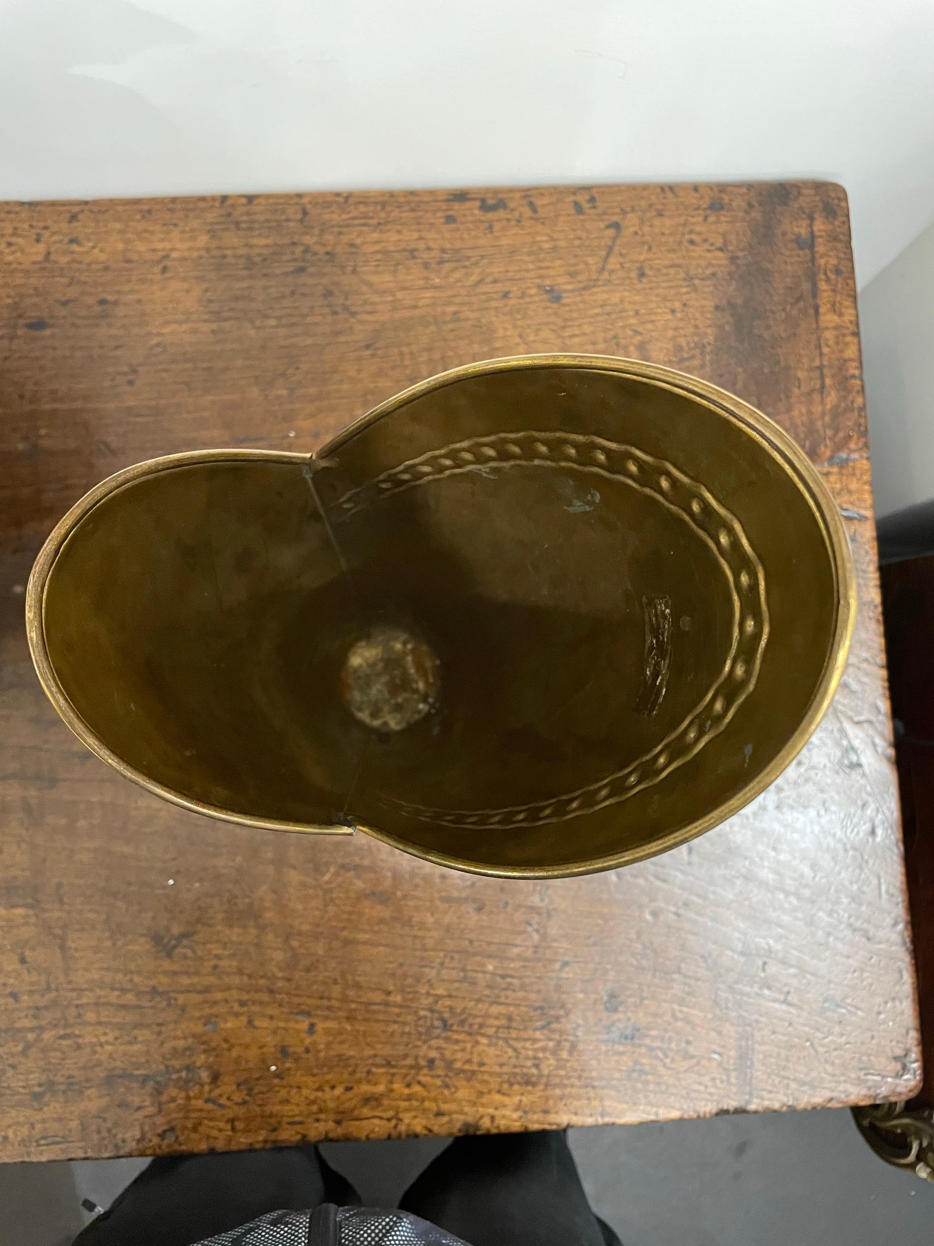 Portaombrelli inglese in ottone con design a forma di stivale dei cavalieri, CIRCA 1930 in vendita 1