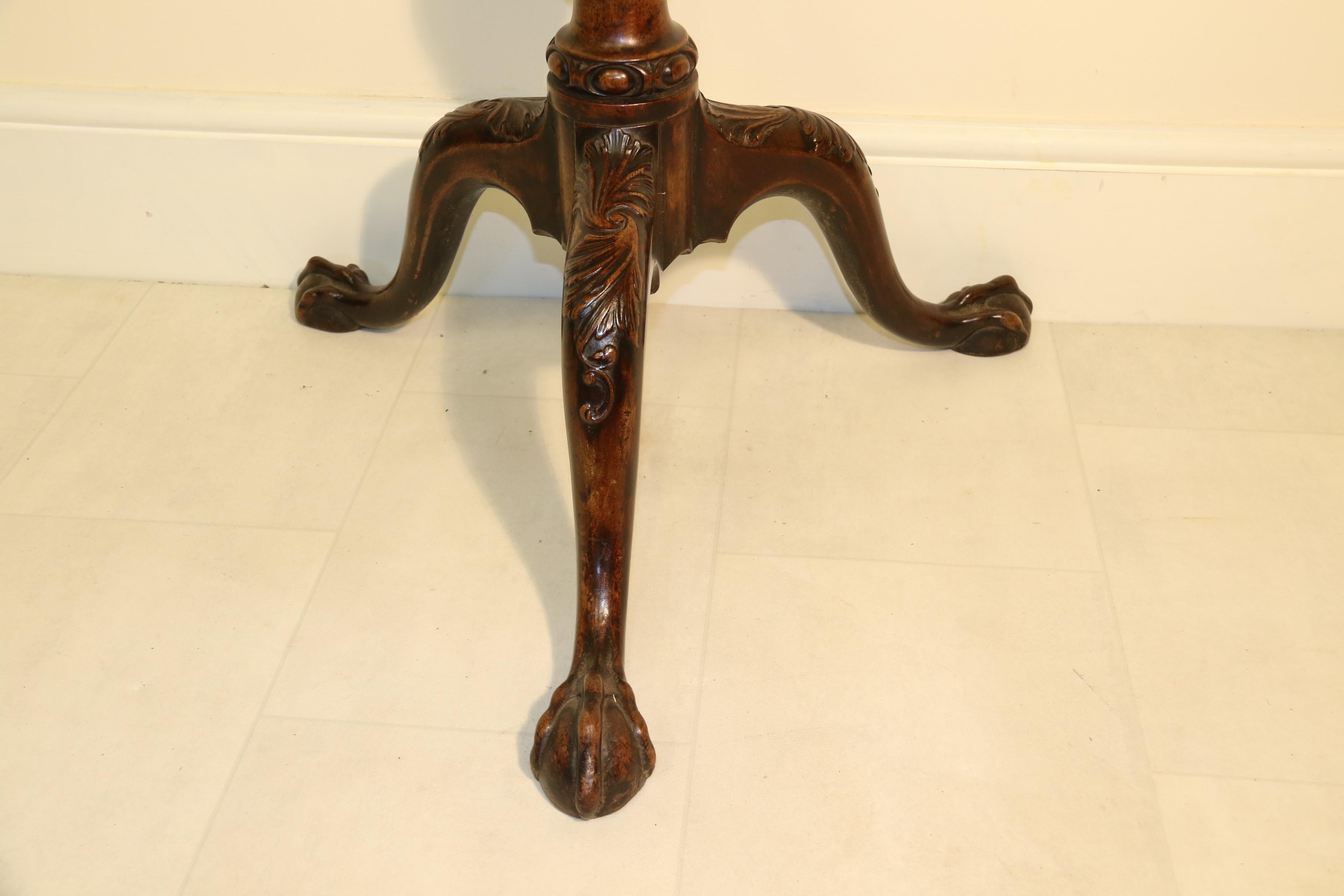 English Country House Chippendale Carved and Fretted Mahogany Candle Stand For Sale 5