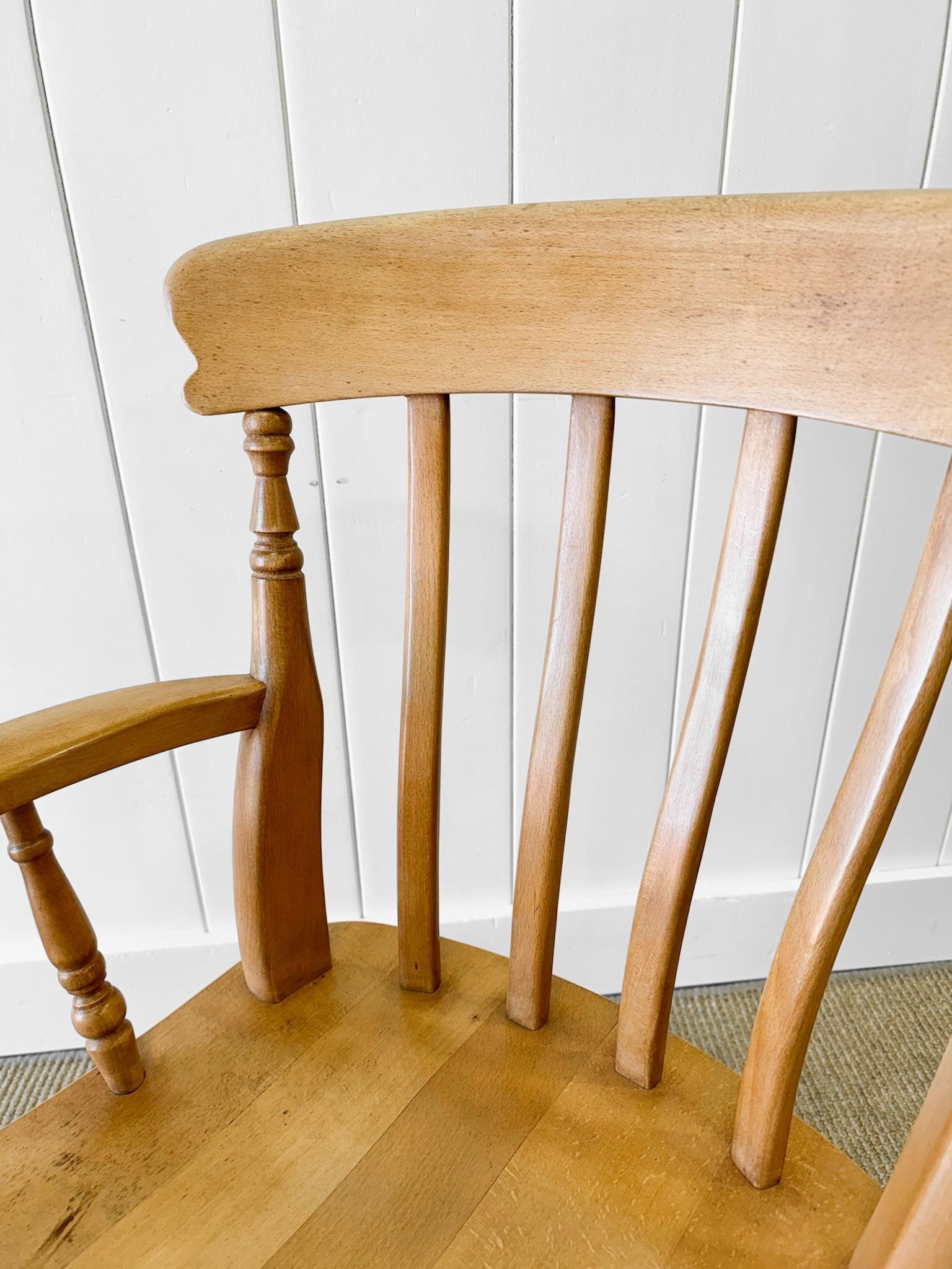 An English Country Slat Back Arm Chair  In Good Condition For Sale In Oak Park, MI