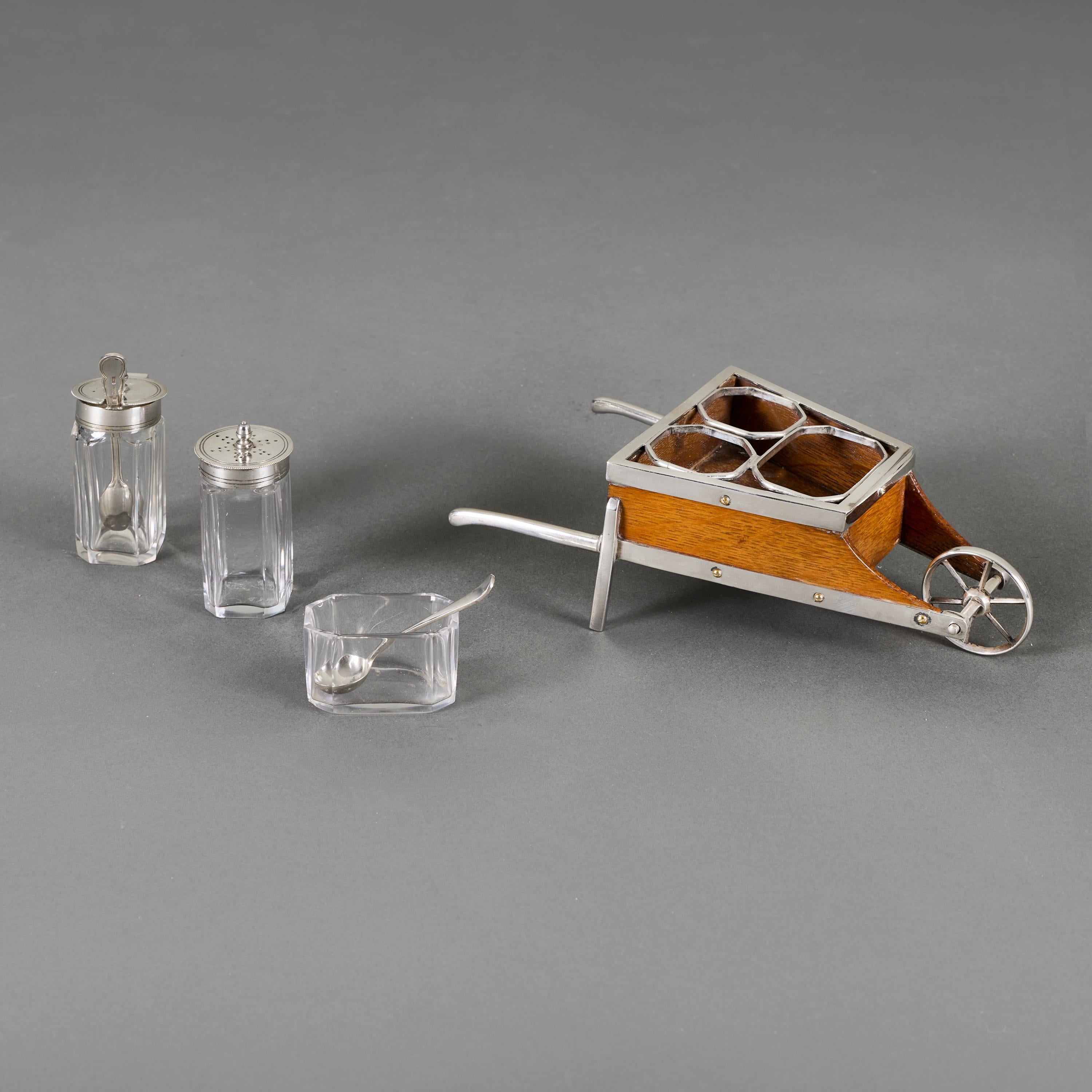 Anglais Set de burettes de fantaisie en plaqué argent de l'époque édouardienne anglaise en vente