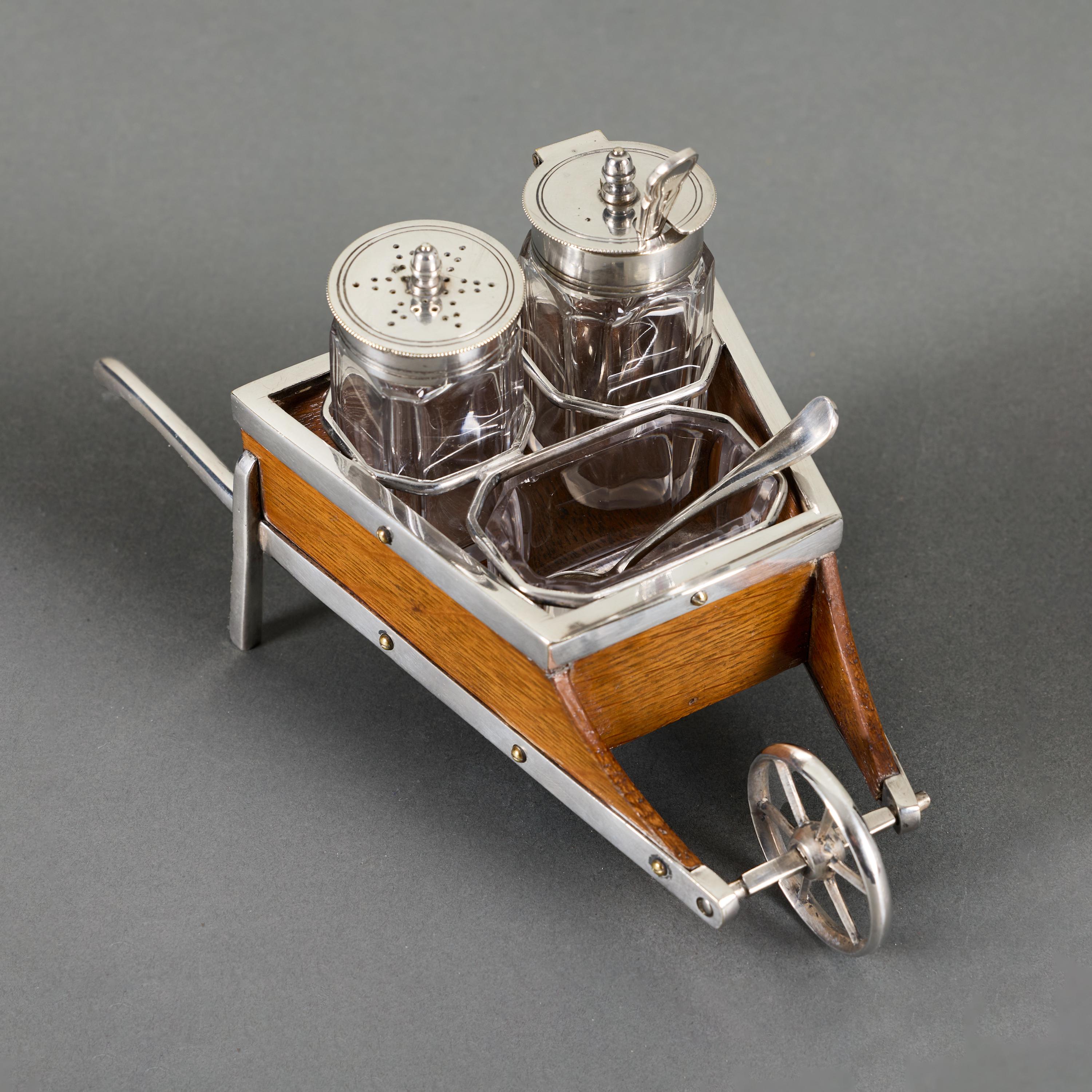 Set de burettes de fantaisie en plaqué argent de l'époque édouardienne anglaise Bon état - En vente à London, GB