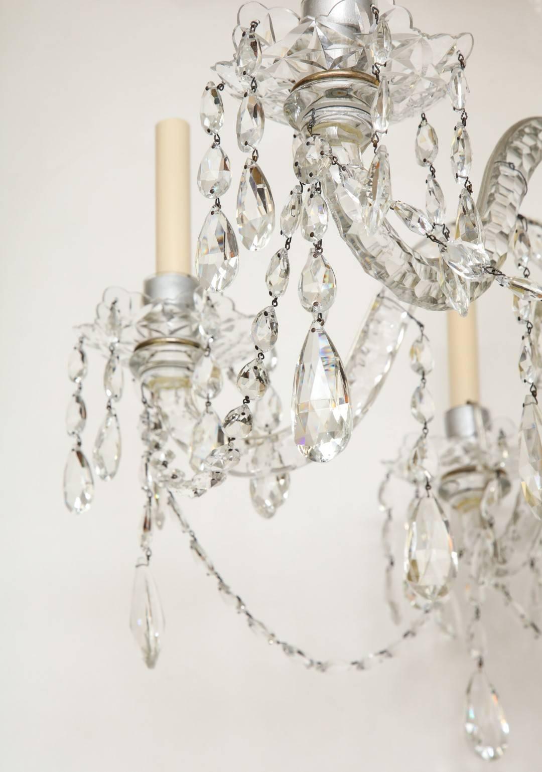 English George II Style Six-Light Chandelier In Excellent Condition In New York, NY