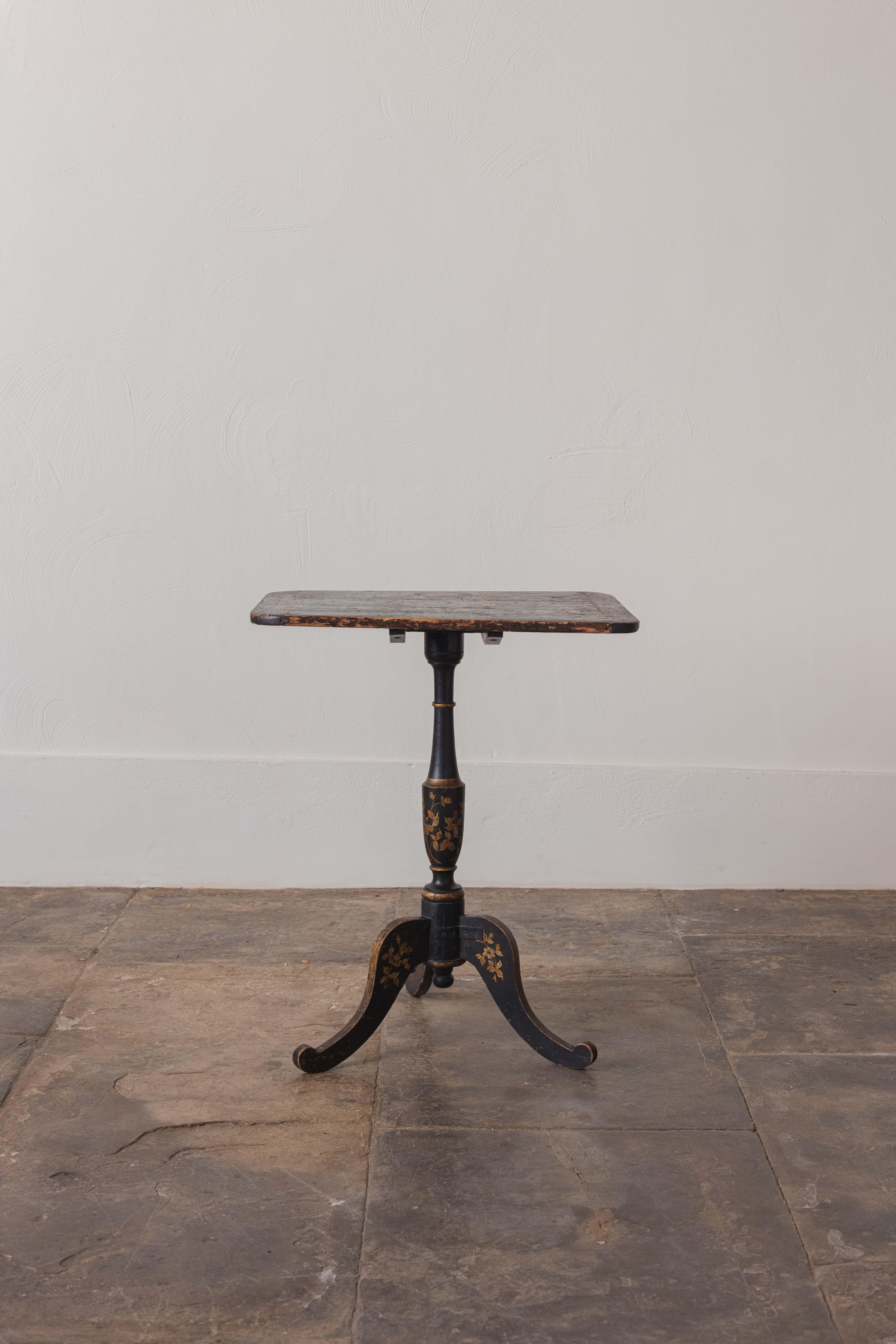 An English Japanned Tilt-Top Tripod Table For Sale 3