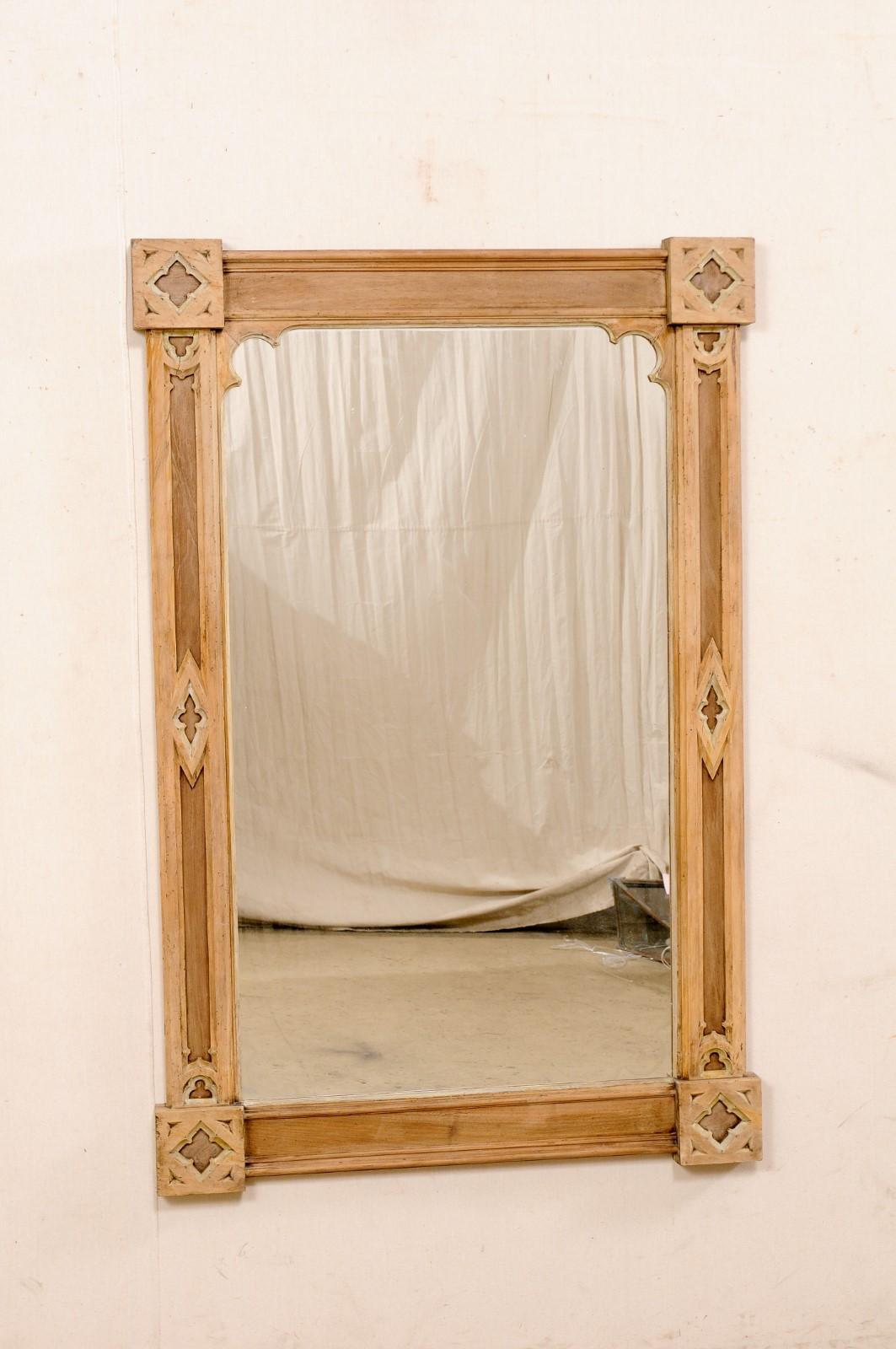 English Neo-Gothic Carved-Wood Rectangular Mirror, 19th Century In Good Condition For Sale In Atlanta, GA