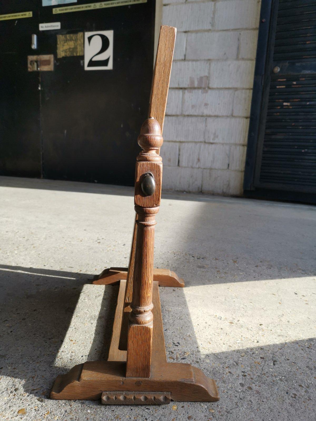 English Oak Cotswold Style Dressing Table Mirror with Turned Acorn Finials In Good Condition For Sale In London, GB