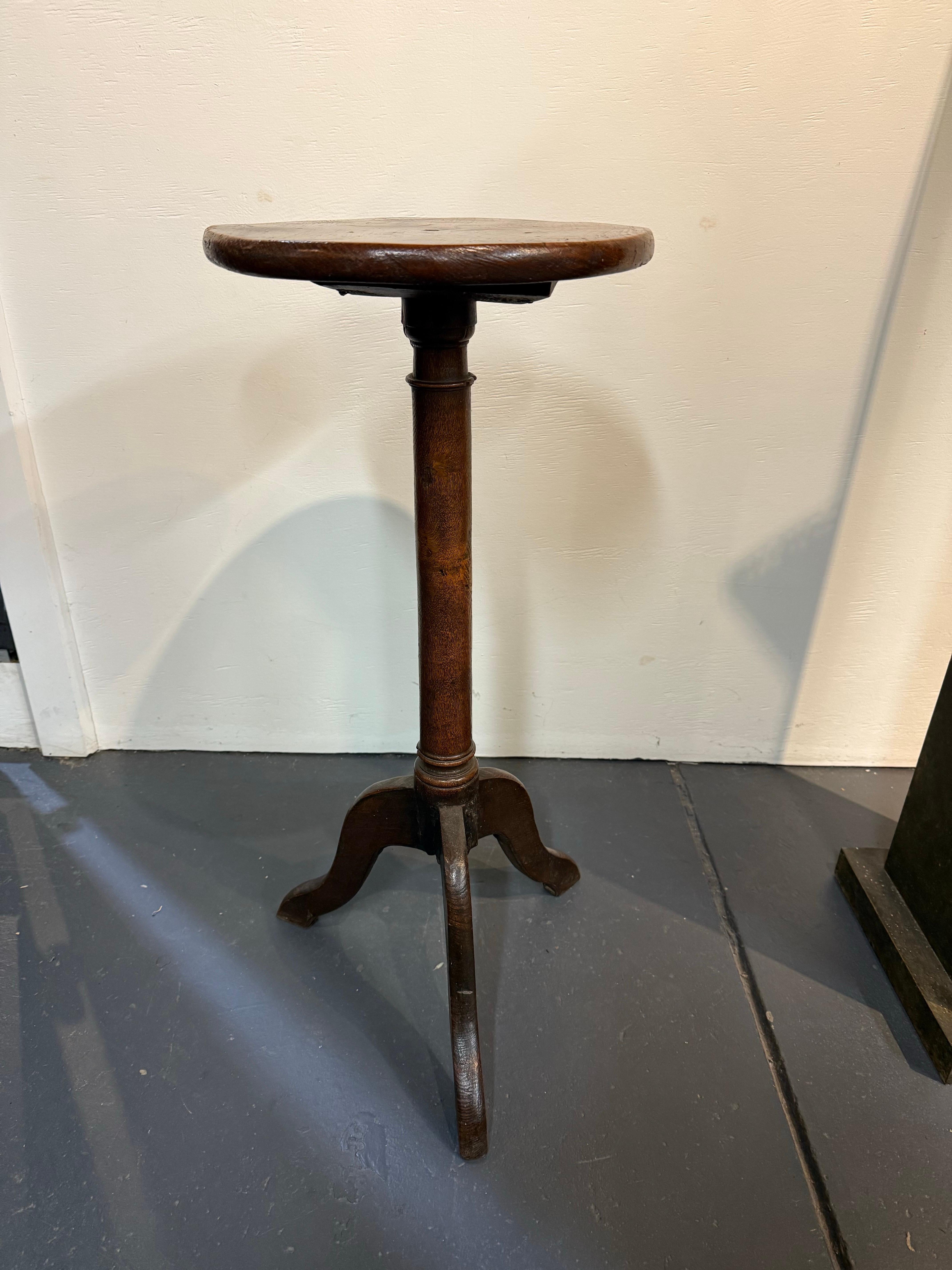 Inglese Tavolo rotondo da ufficio inglese in Oak, XIX secolo in vendita