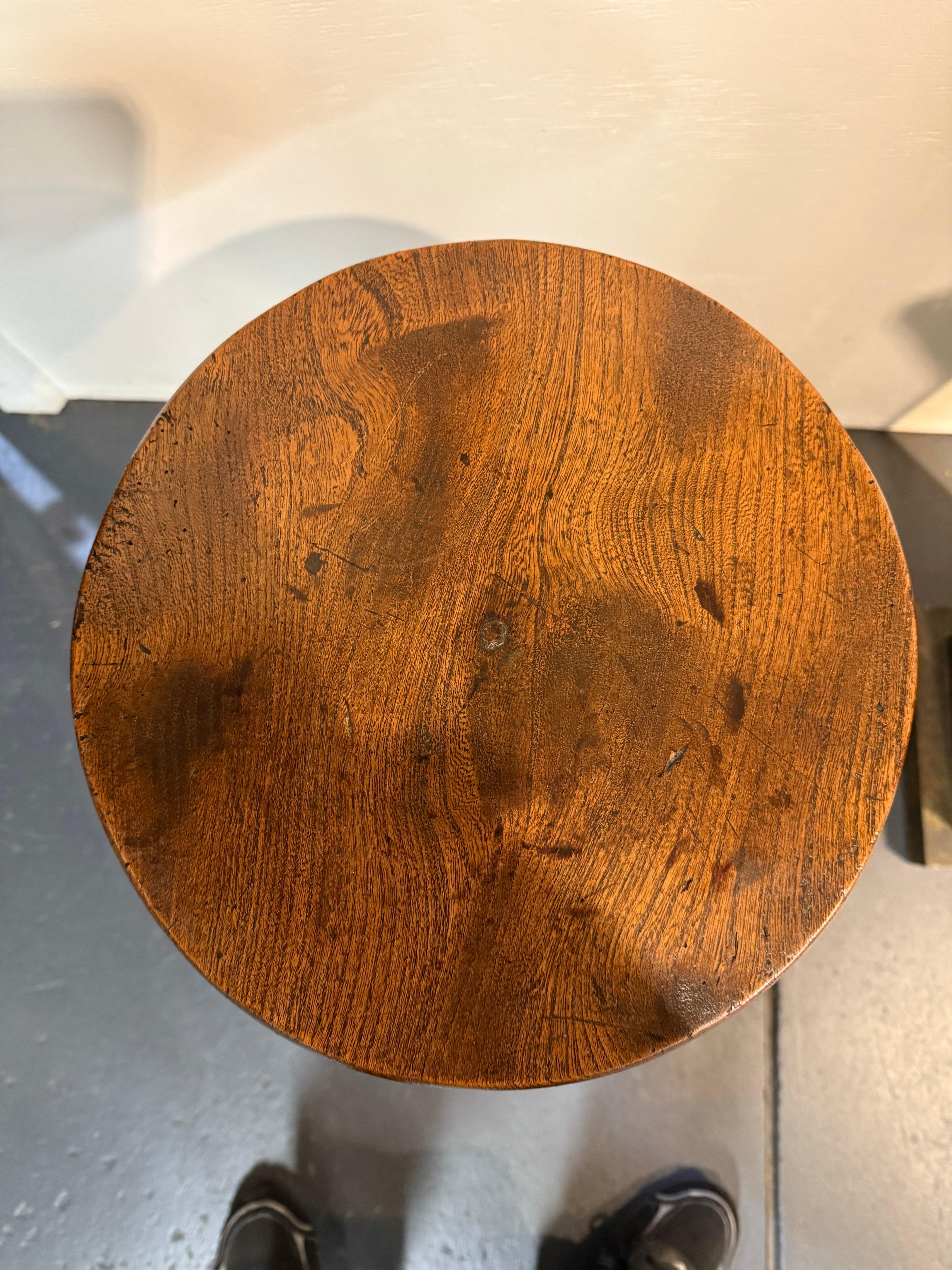 Fatto a mano Tavolo rotondo da ufficio inglese in Oak, XIX secolo in vendita