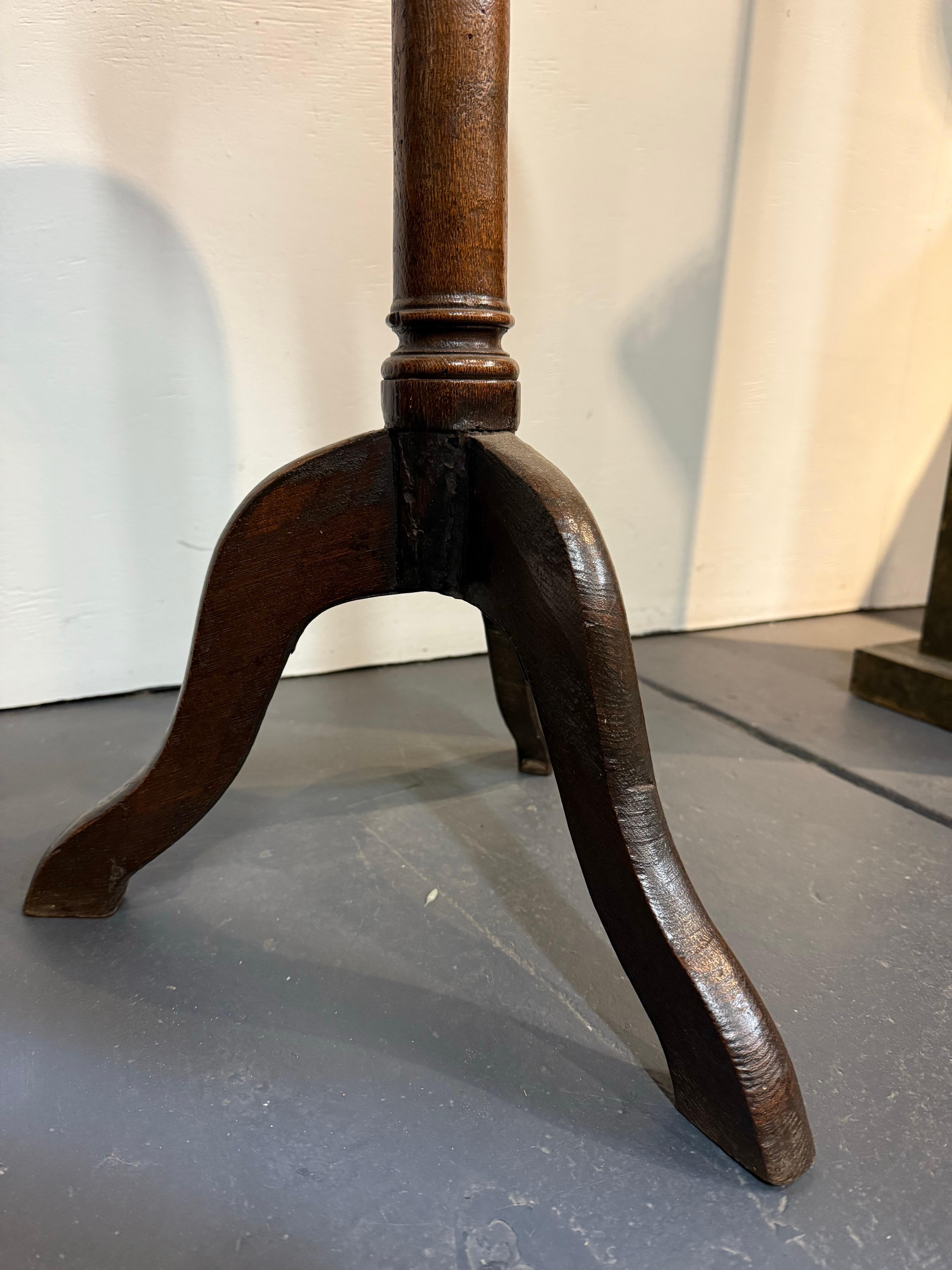 Tavolo rotondo da ufficio inglese in Oak, XIX secolo in vendita 2