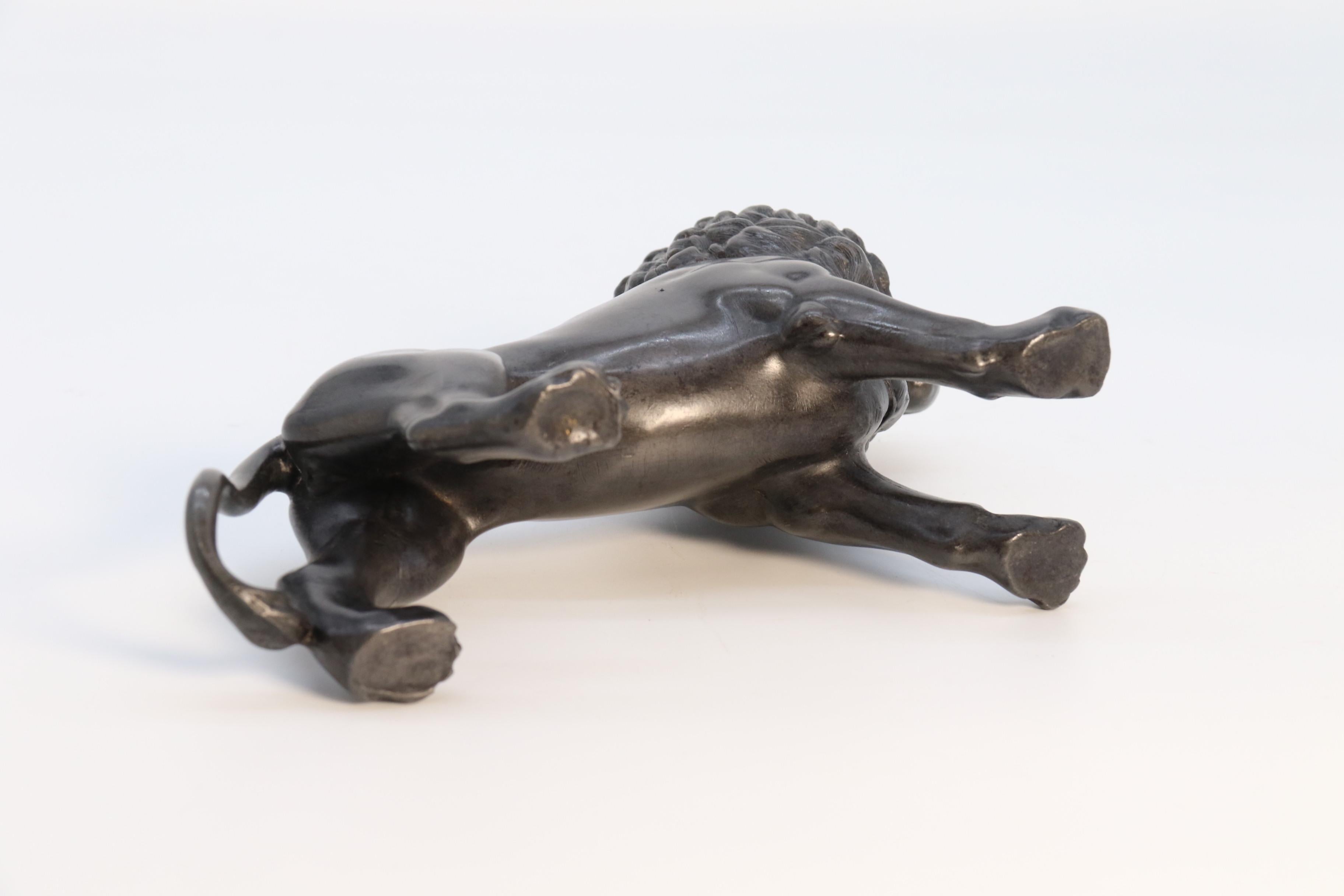 An English pewter study of a classical lion, circa 1840 For Sale 3