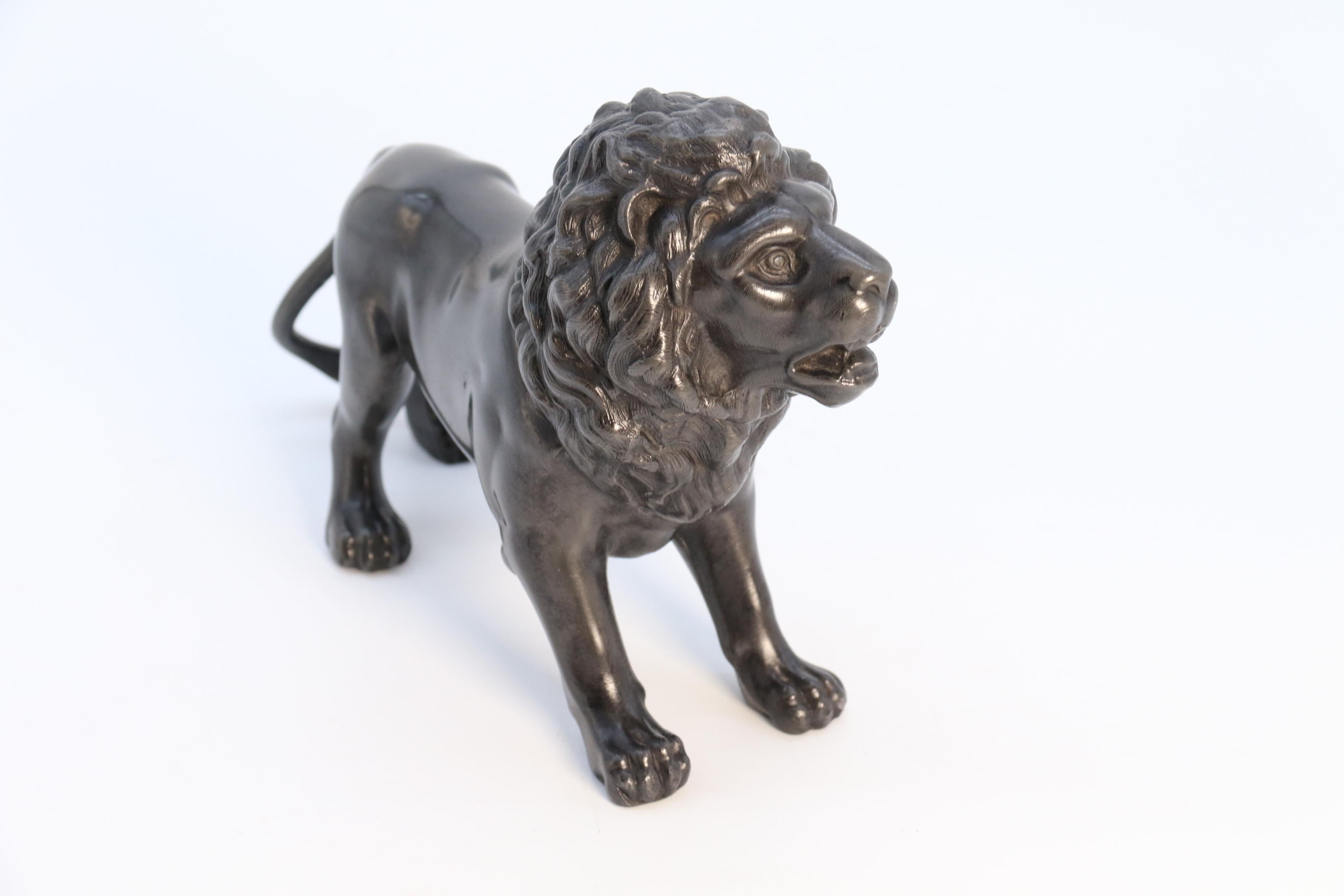 An English pewter study of a classical lion, circa 1840 For Sale 4