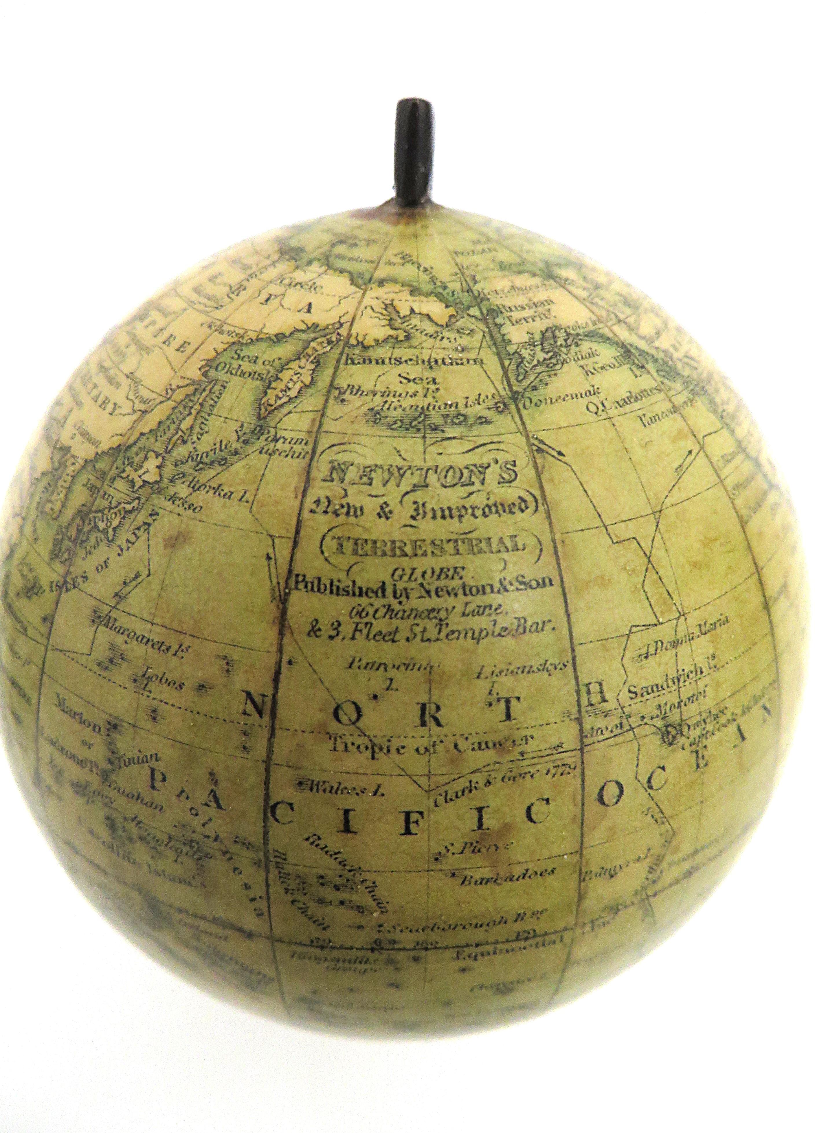 Englisches POCKET GLOBE mit Zifferblatt für Zeitzonen (Sonstiges) im Angebot