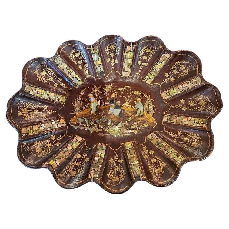 An English Regency Brown Lacquer and Mother of Pearl Chinoiserie Dish For Sale