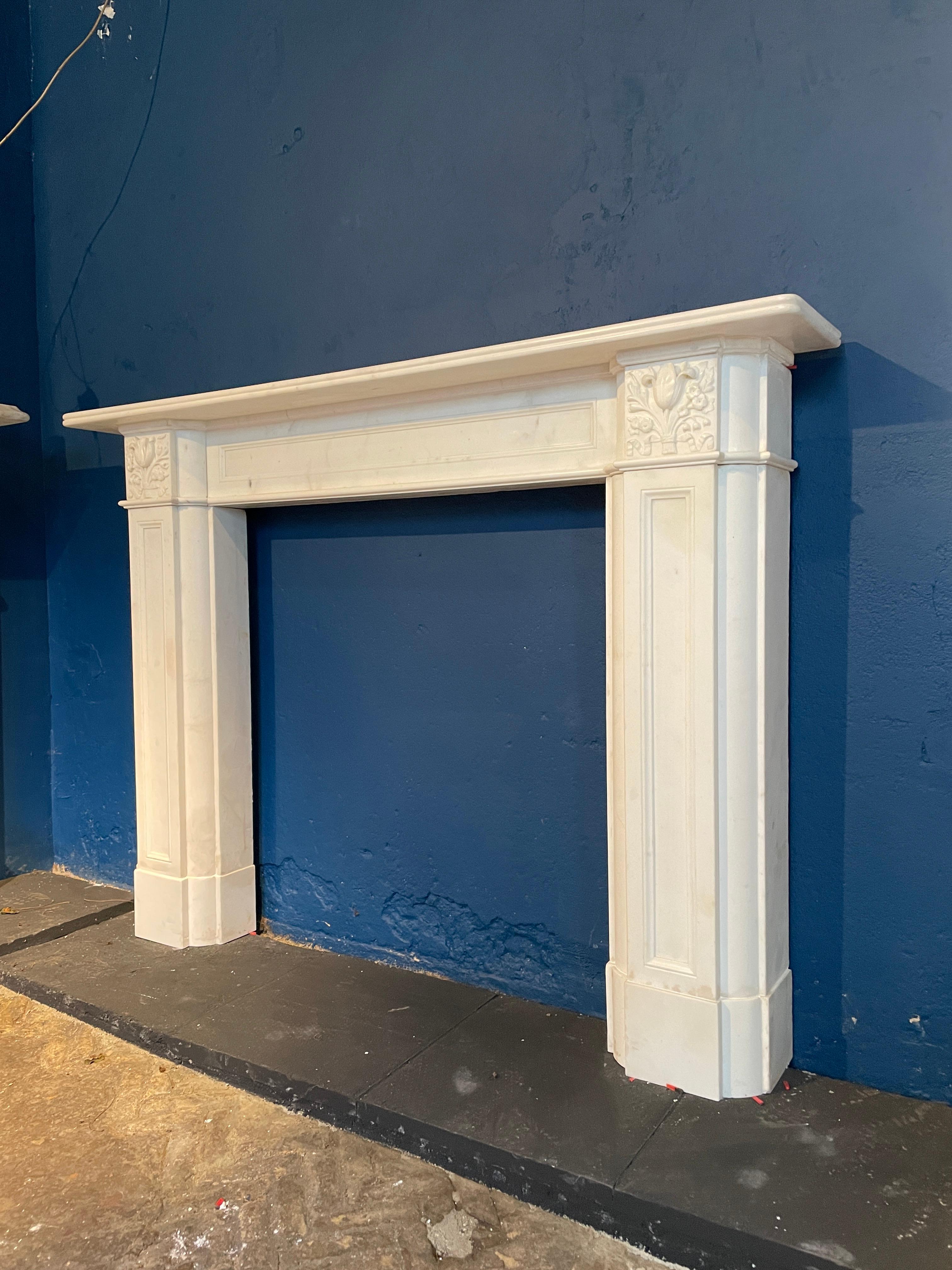 Early 19th Century English Regency Statuary White Marble Fireplace Mantel For Sale