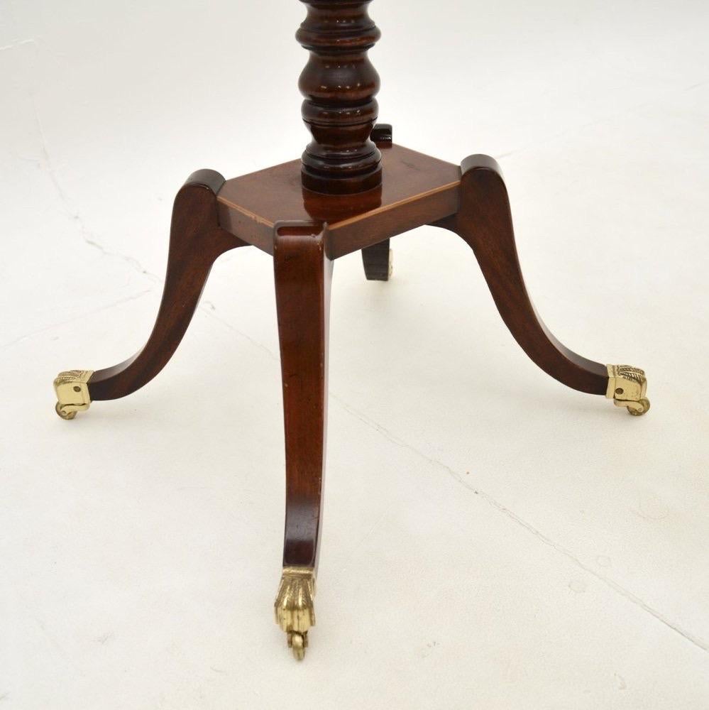 Mid-20th Century An English Regency Style Mahogany and Satinwood Chess Side Table For Sale
