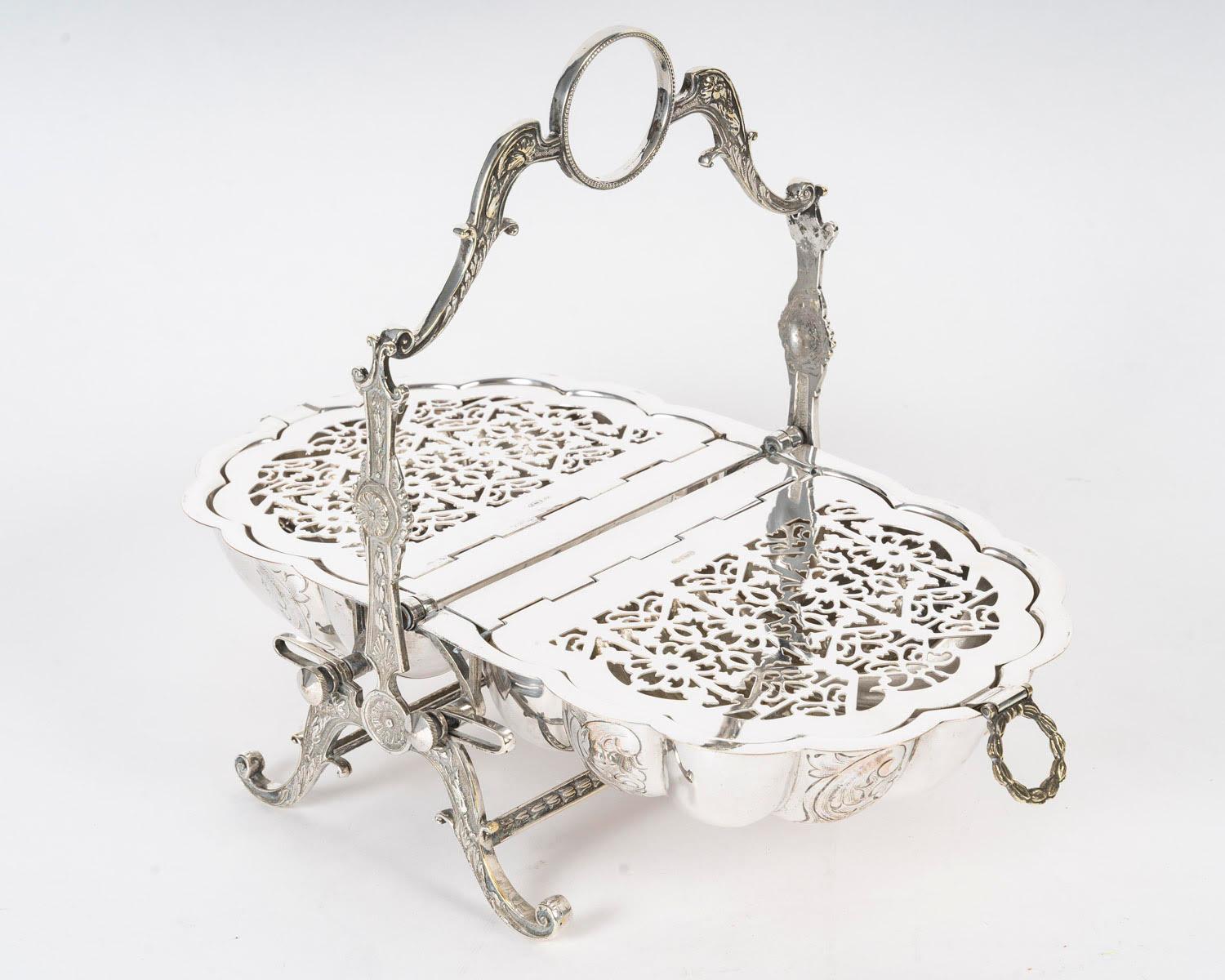 XIXe siècle Plat à réchauffer anglais en métal argenté, période Napoléon III, 19e siècle. en vente