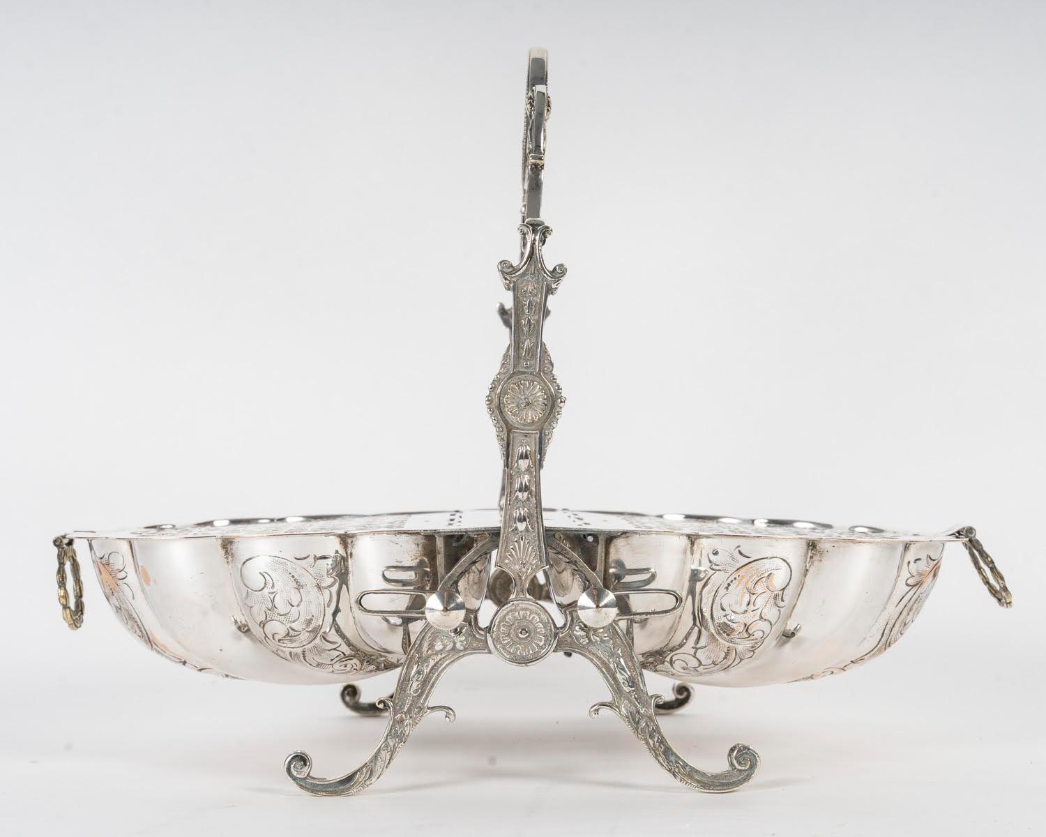 Plaqué argent Plat à réchauffer anglais en métal argenté, période Napoléon III, 19e siècle. en vente