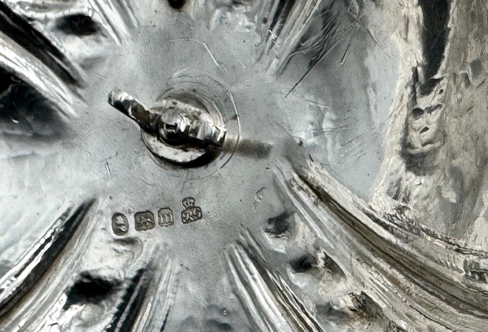 XIX secolo Zuppiera inglese in argento realizzata da Garrards, Londra 1827 Armi di Henry Paget in vendita
