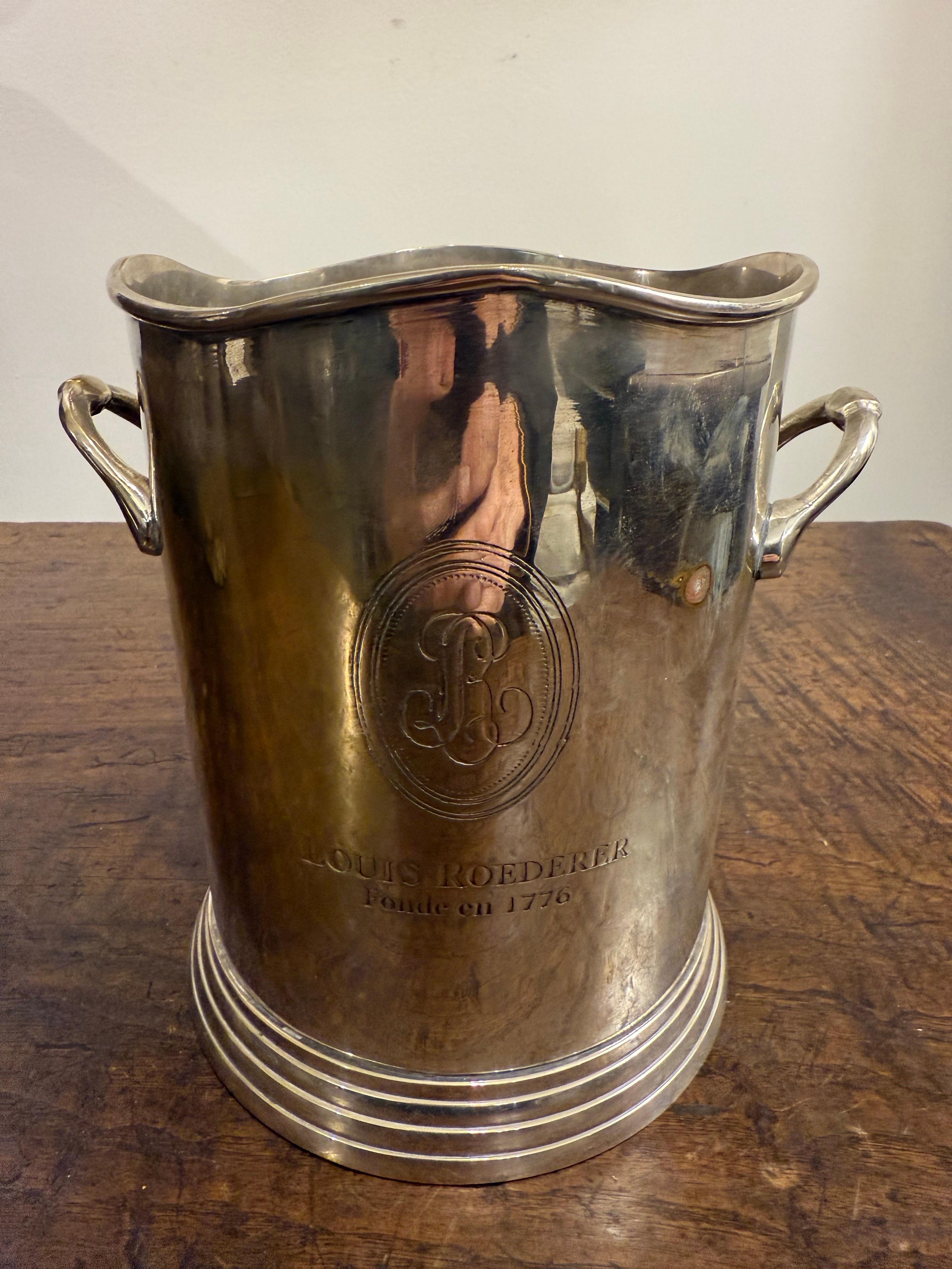 An English Silverplate Champagne Cooler, Early 20th Century For Sale 1