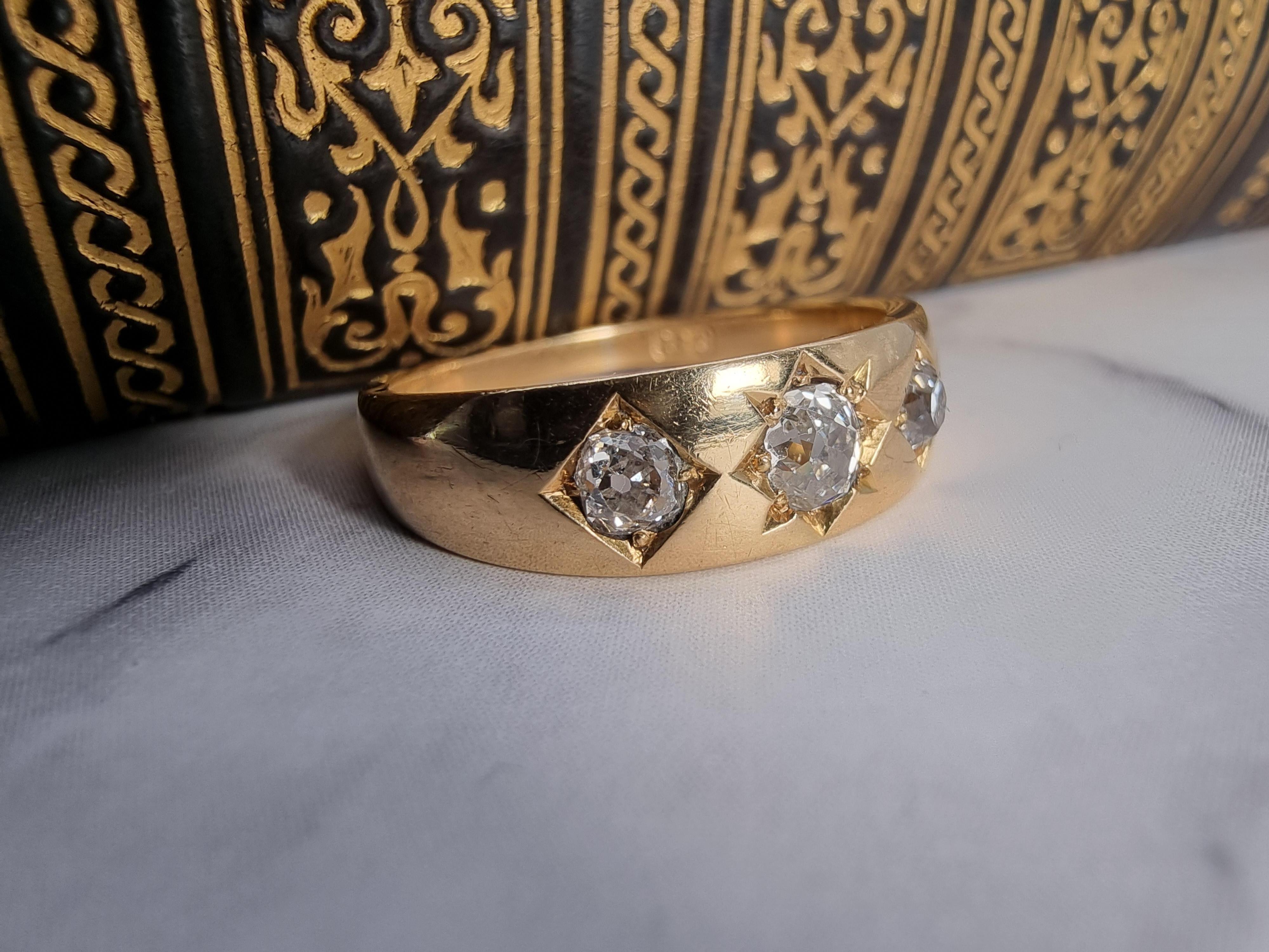 Hand-Crafted An English Victorian heavy 18ct gold and diamond three stone ring dated 1870 For Sale