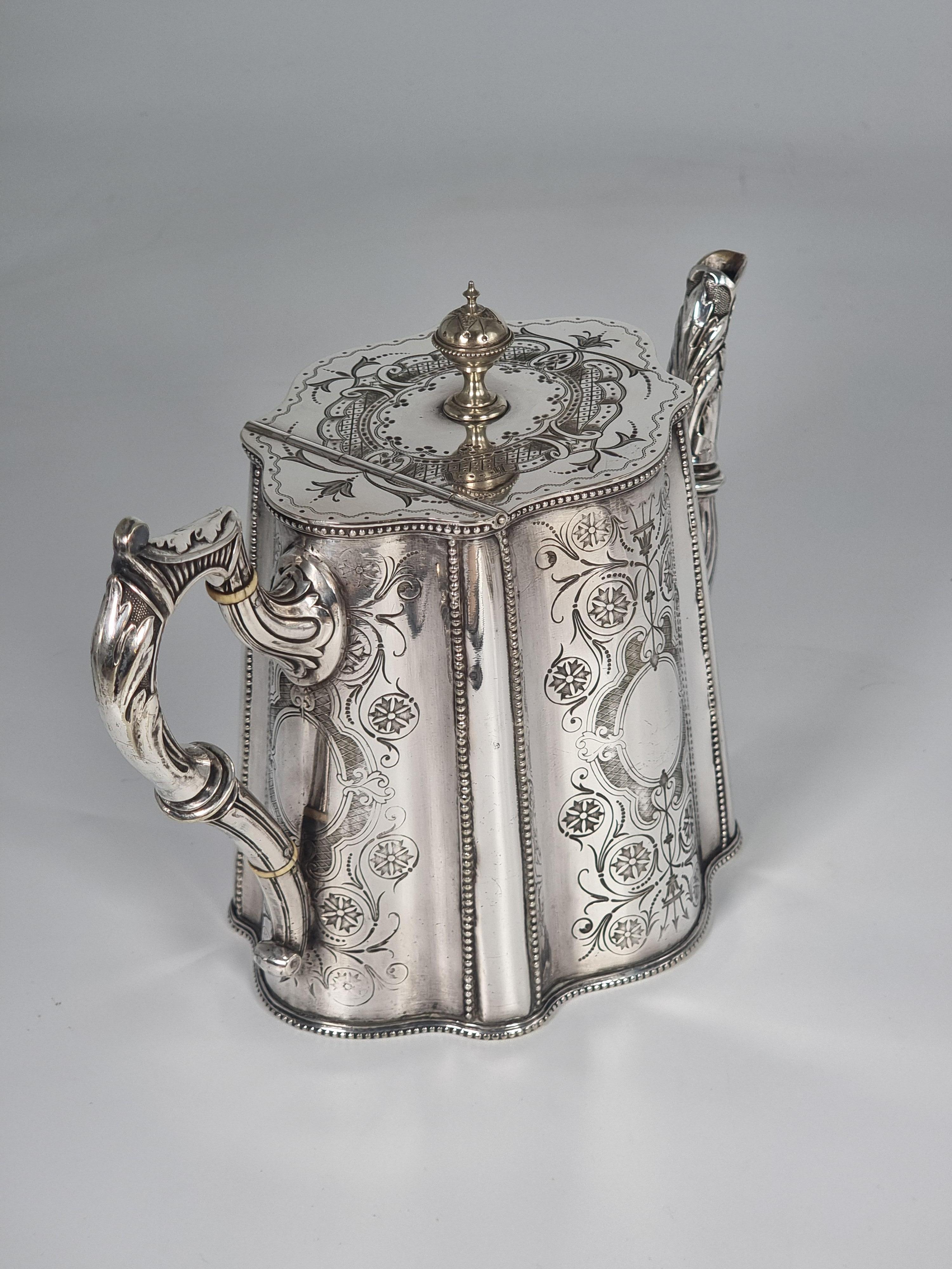 Juego de té/café victoriano inglés bañado en plata, hacia 1890 en venta 4