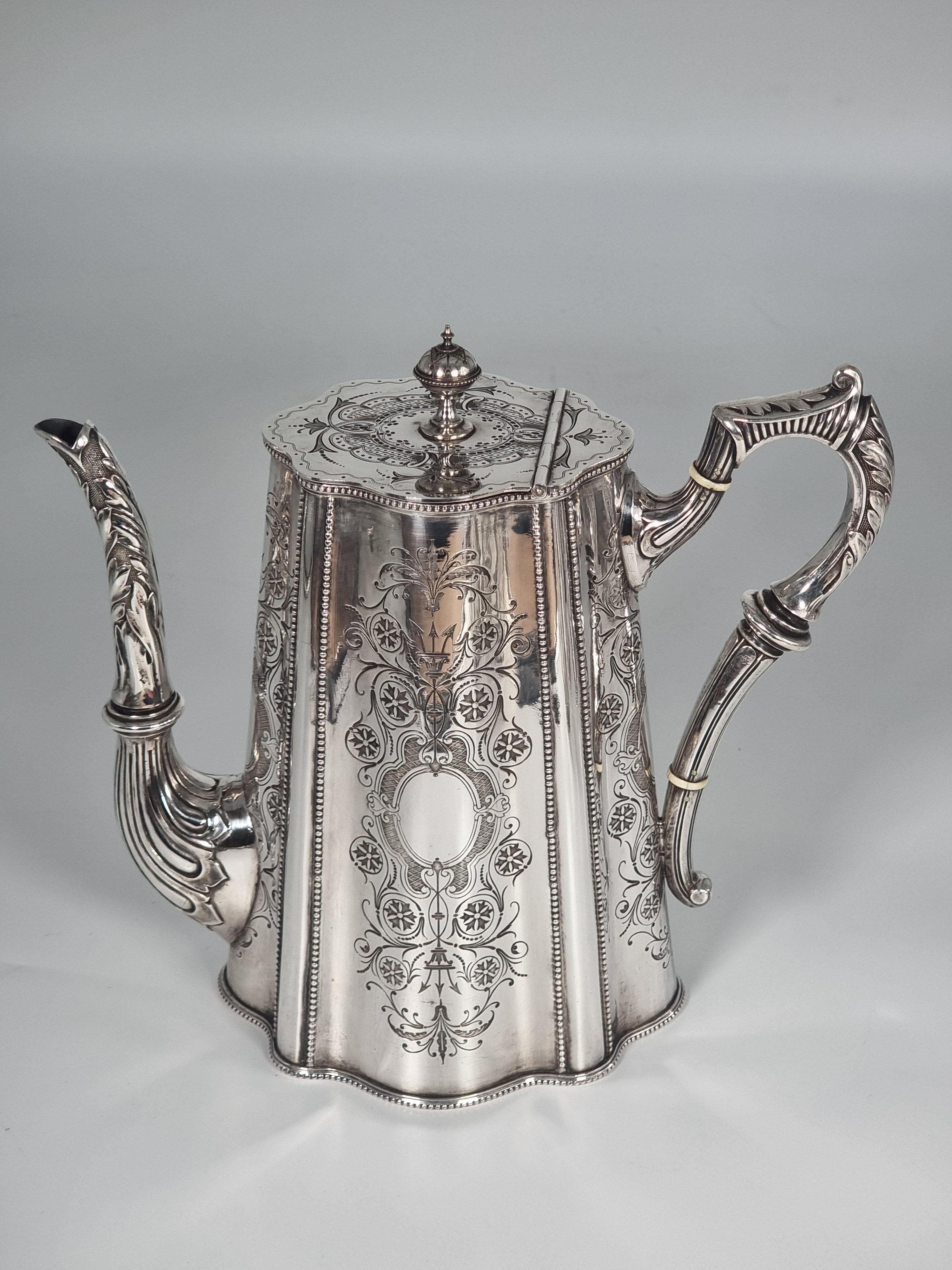 Juego de té/café victoriano inglés bañado en plata, hacia 1890 Victoriano en venta