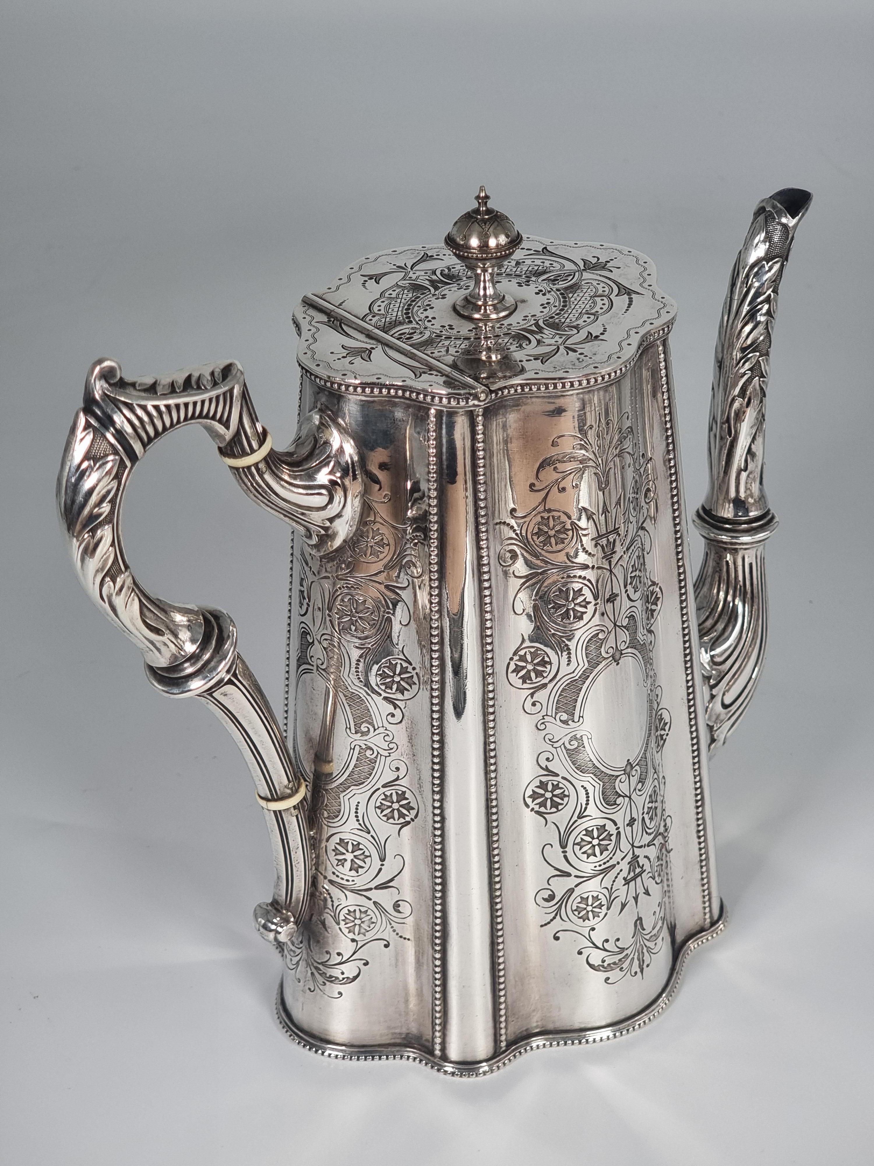 Juego de té/café victoriano inglés bañado en plata, hacia 1890 Británico en venta