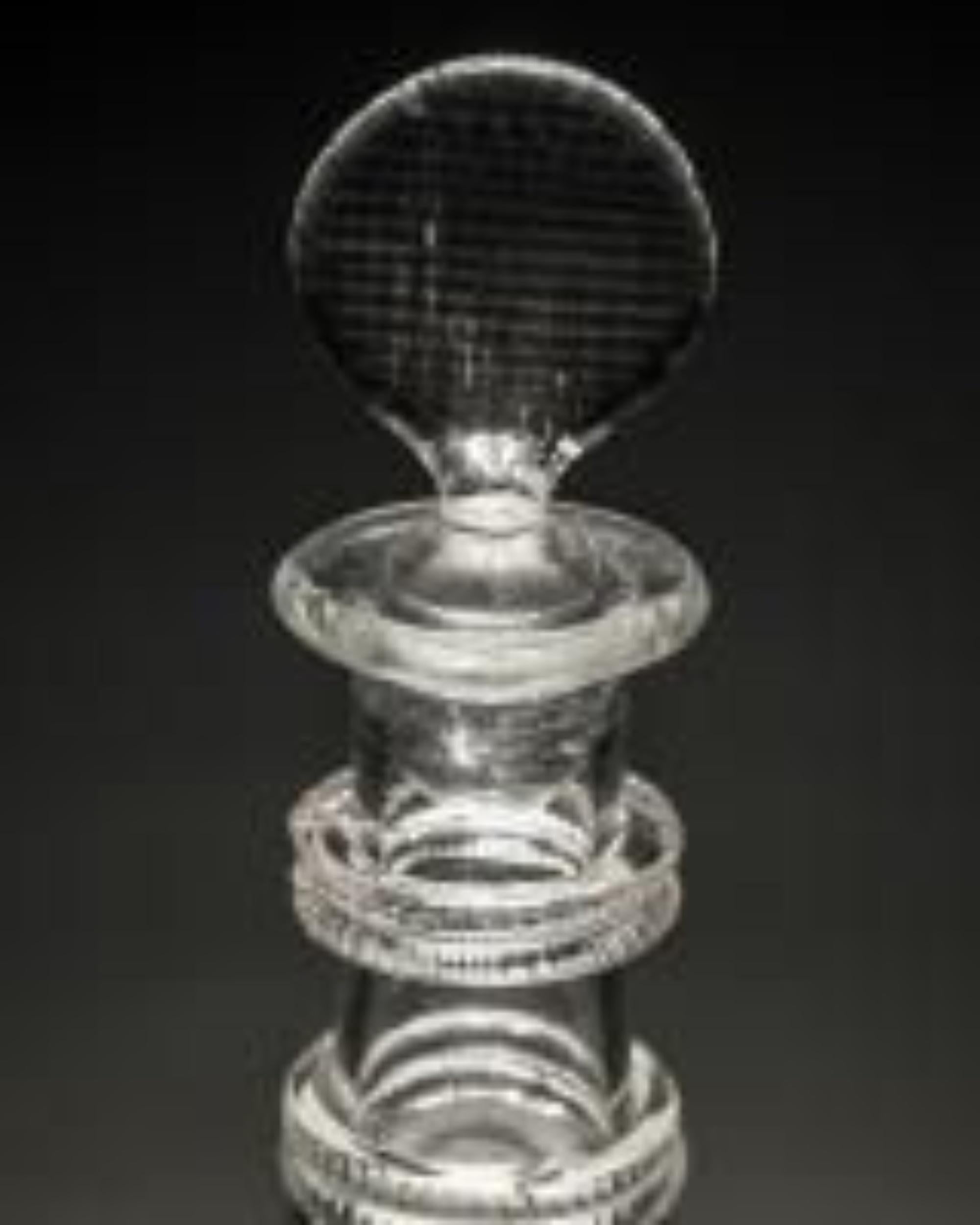 Engraved Irish Rum Decanter Attributed to Cork & Co In Good Condition For Sale In Steyning, West sussex